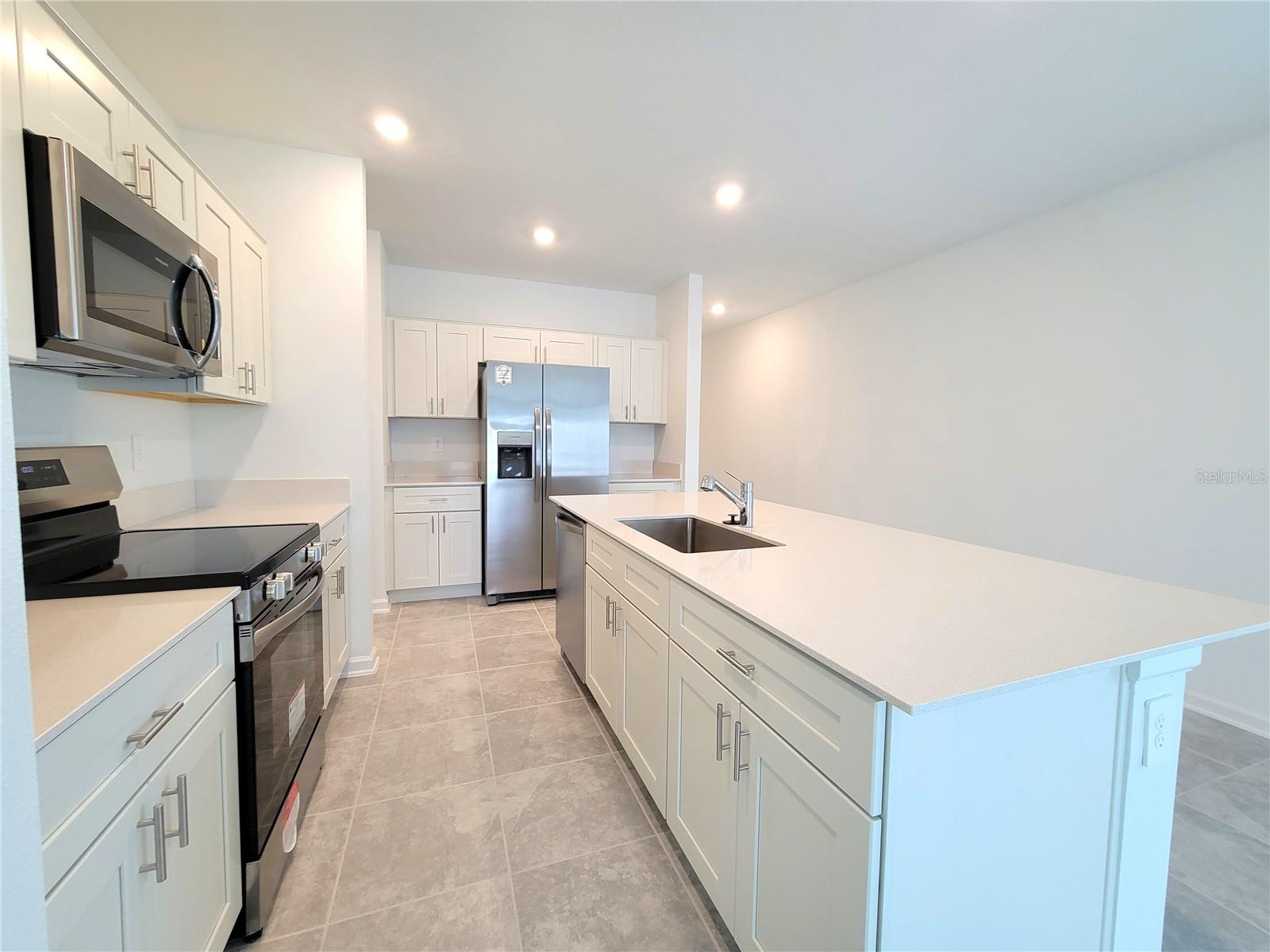 1469 DEEPWATER CIR, EAGLE LAKE, FL, 33839