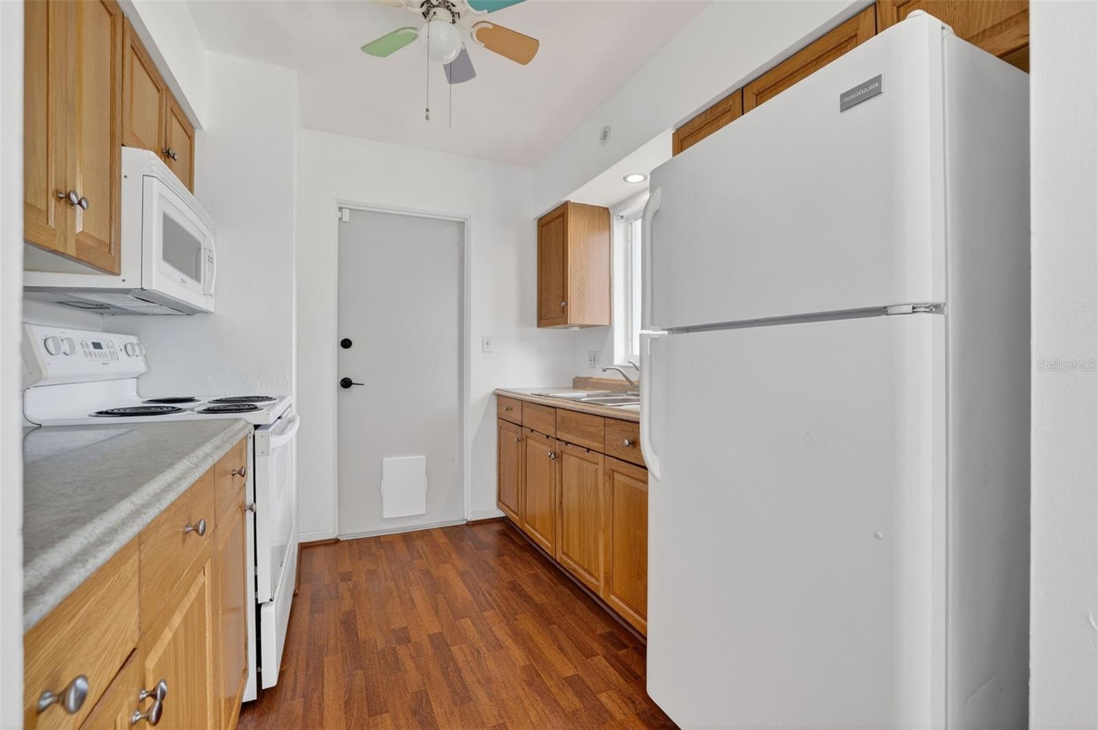 3673 SEAROBIN DR SE, ST PETERSBURG, FL, 33705