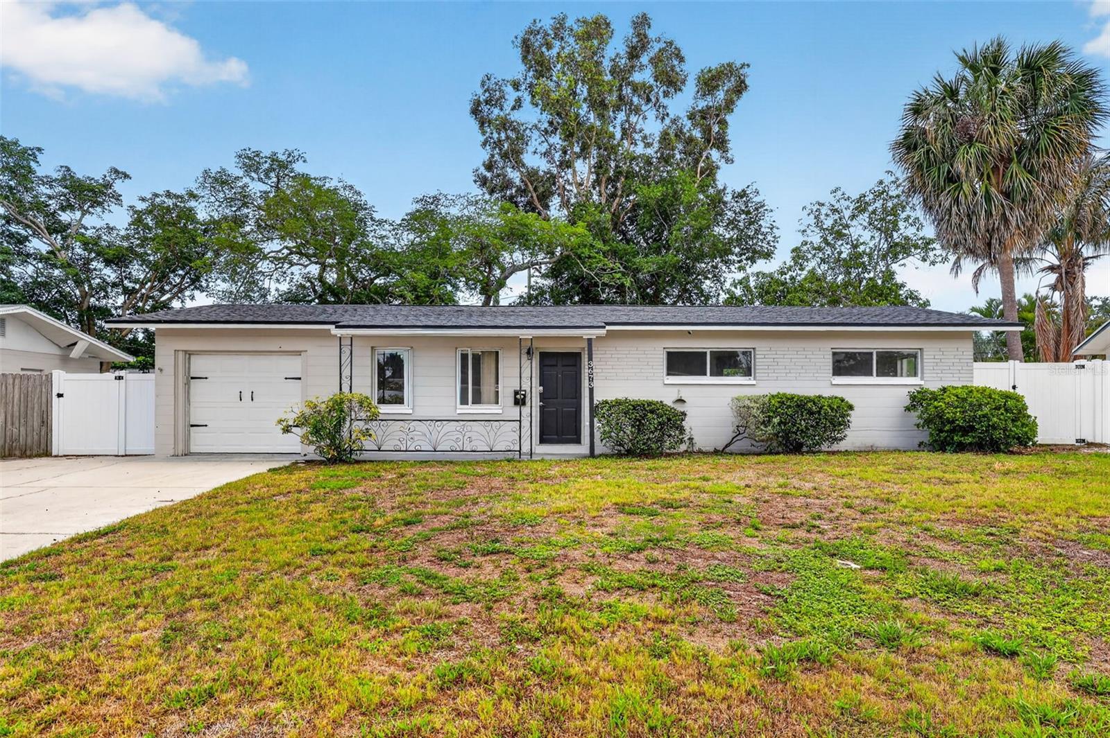 3673 SEAROBIN DR SE, ST PETERSBURG, FL, 33705
