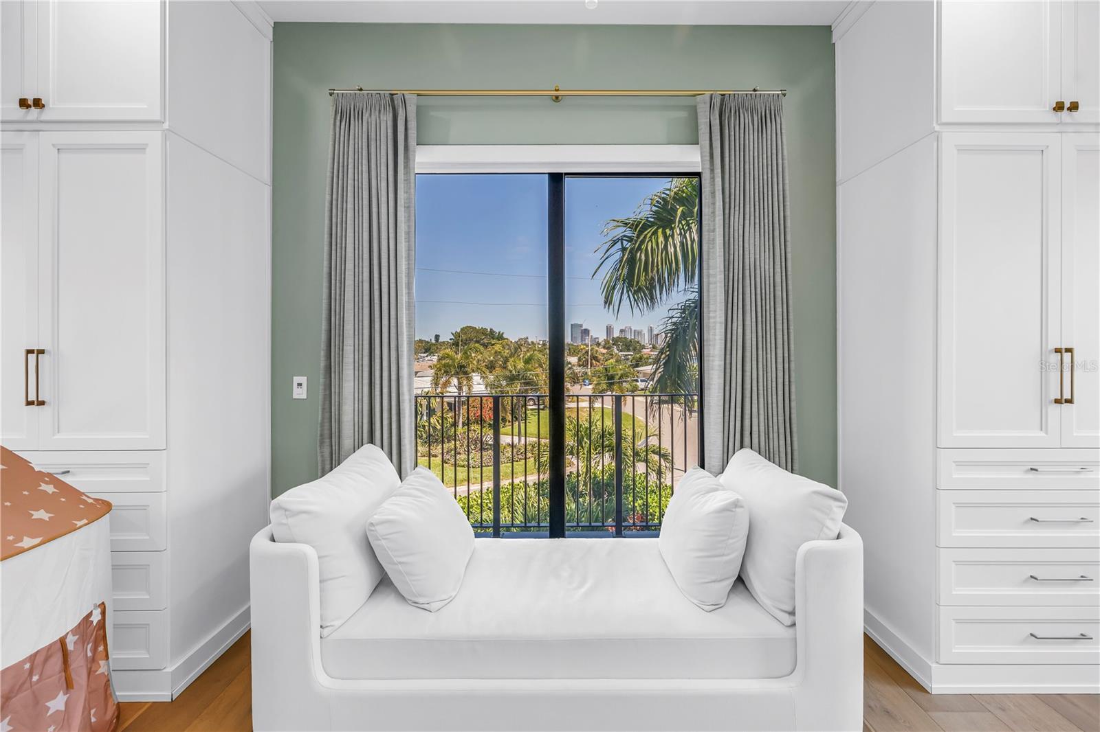 386 26TH AVE SE, ST PETERSBURG, FL, 33705