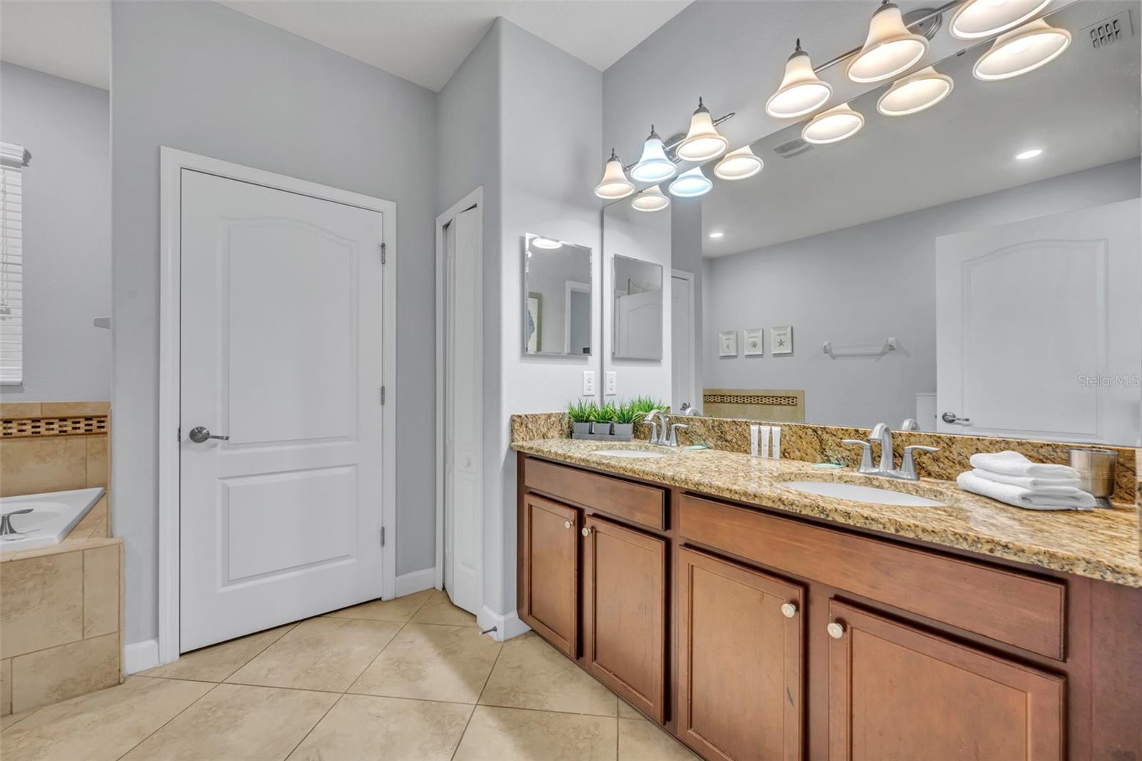 1435 ROLLING FAIRWAY DR, DAVENPORT, FL, 33896