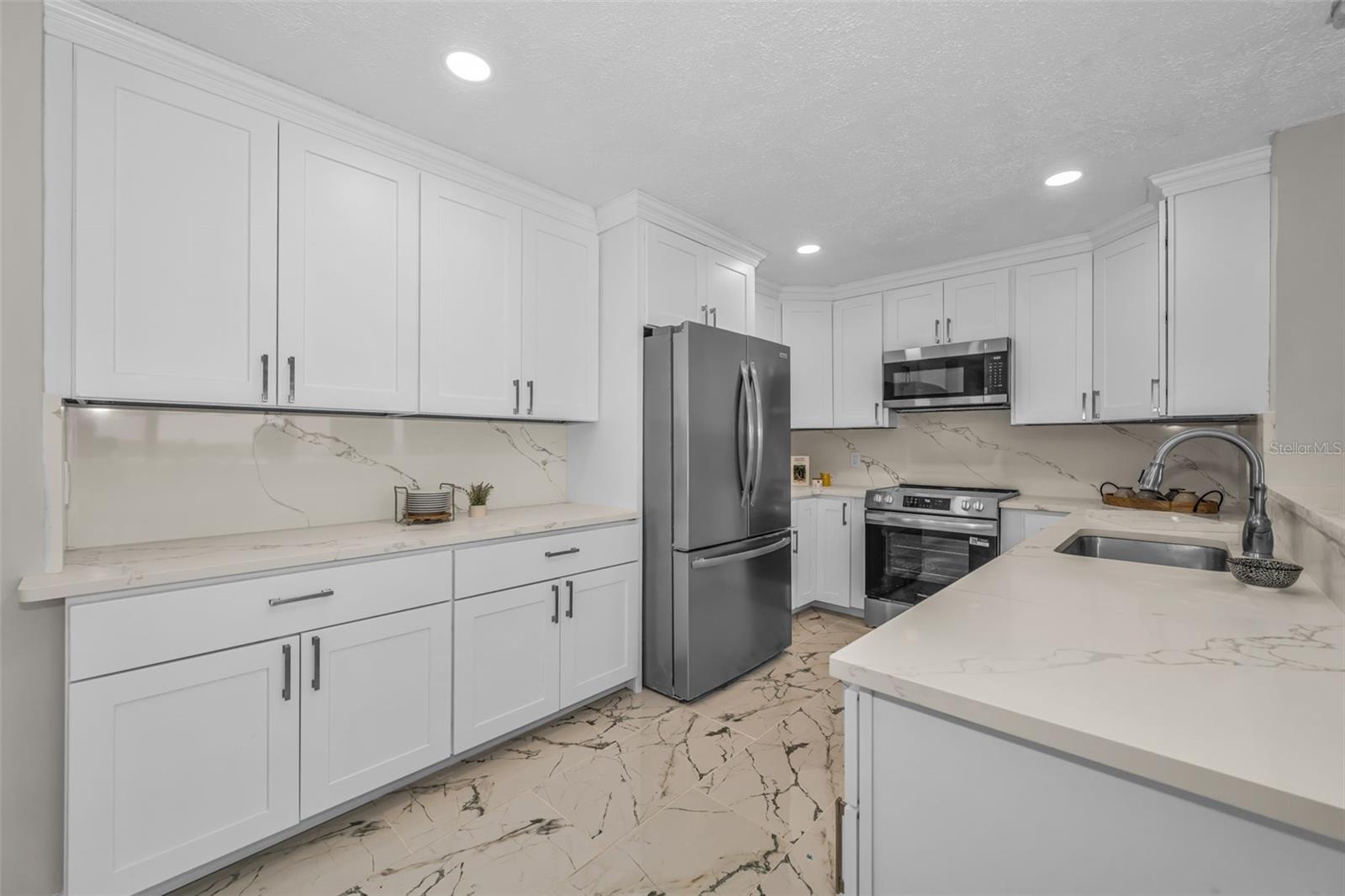 100 BLUFF VIEW DR #604C, BELLEAIR BLUFFS, FL, 33770