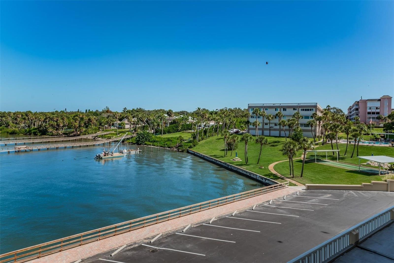100 BLUFF VIEW DR #604C, BELLEAIR BLUFFS, FL, 33770