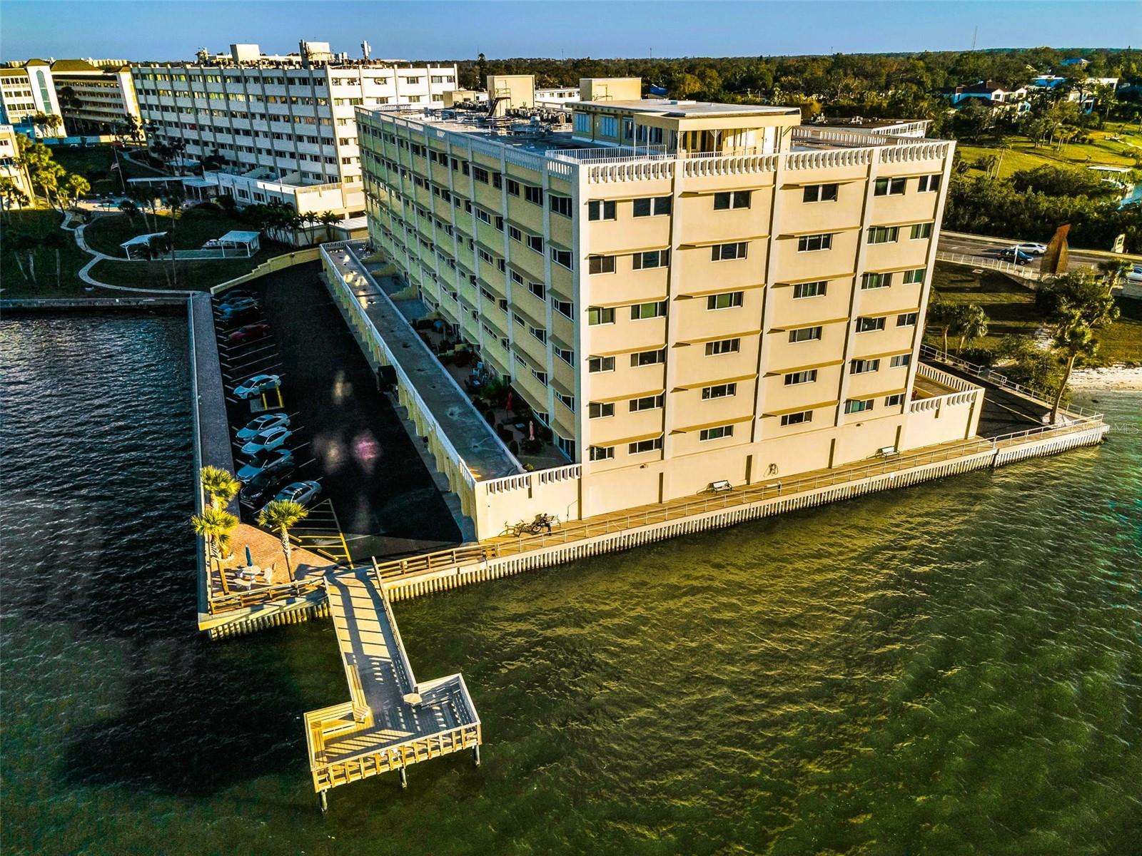 100 BLUFF VIEW DR #604C, BELLEAIR BLUFFS, FL, 33770