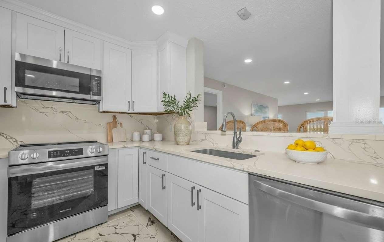 100 BLUFF VIEW DR #604C, BELLEAIR BLUFFS, FL, 33770