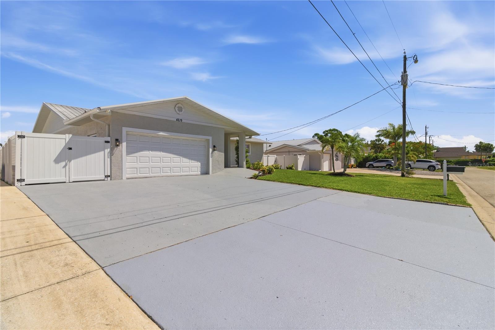 4219 2ND AVE NE, BRADENTON, FL, 34208
