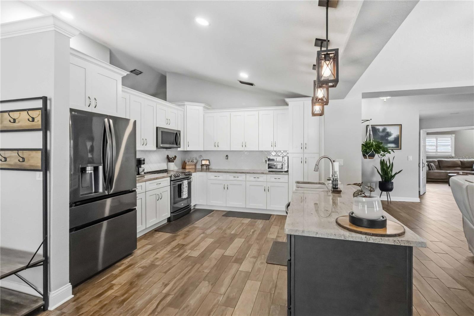 28424 DEEDRA DR, WESLEY CHAPEL, FL, 33544