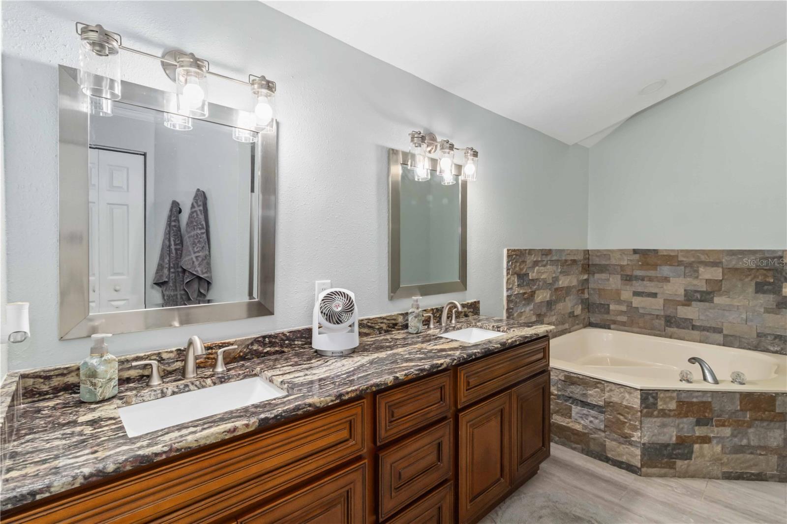 28424 DEEDRA DR, WESLEY CHAPEL, FL, 33544