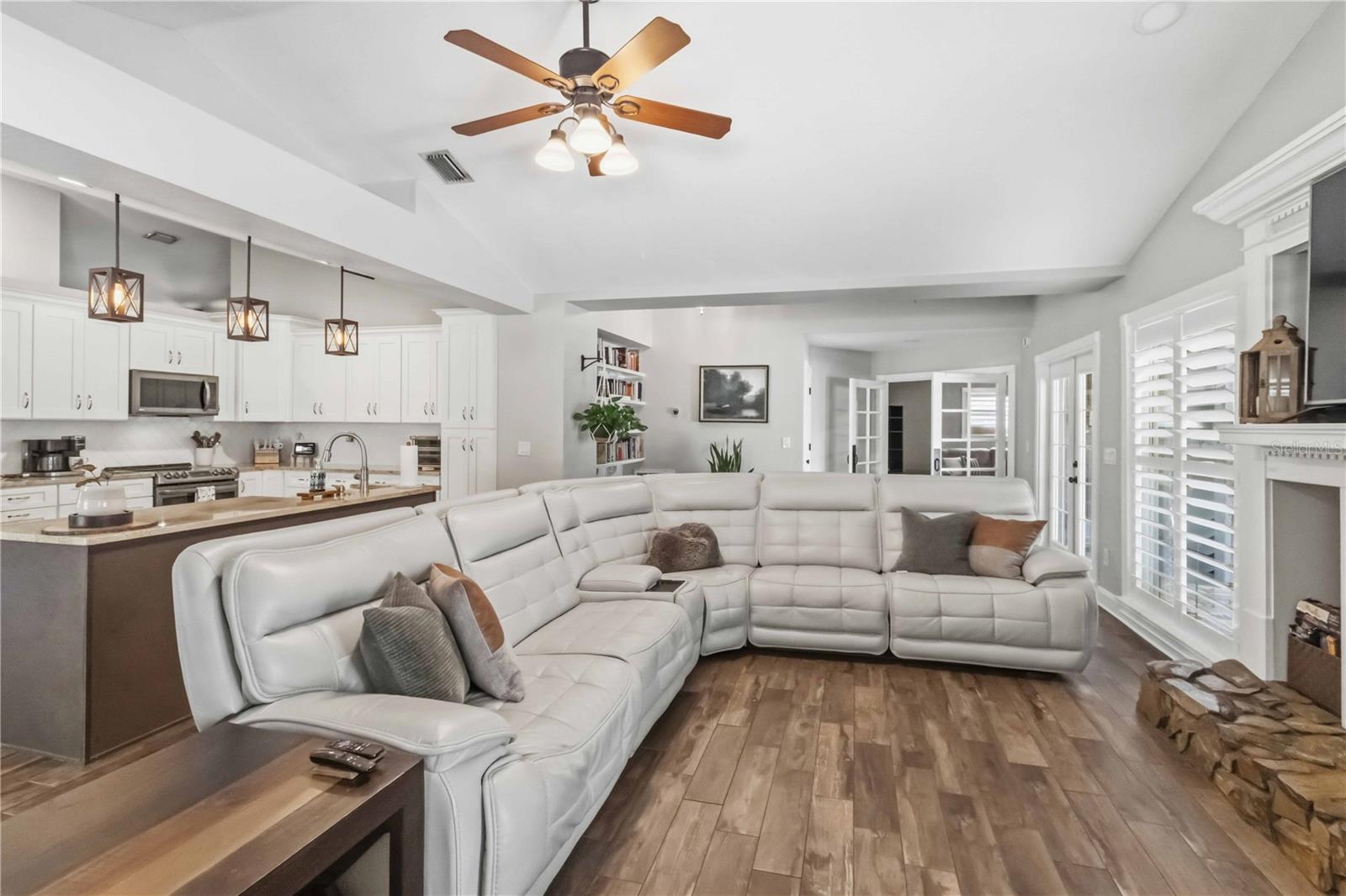 28424 DEEDRA DR, WESLEY CHAPEL, FL, 33544