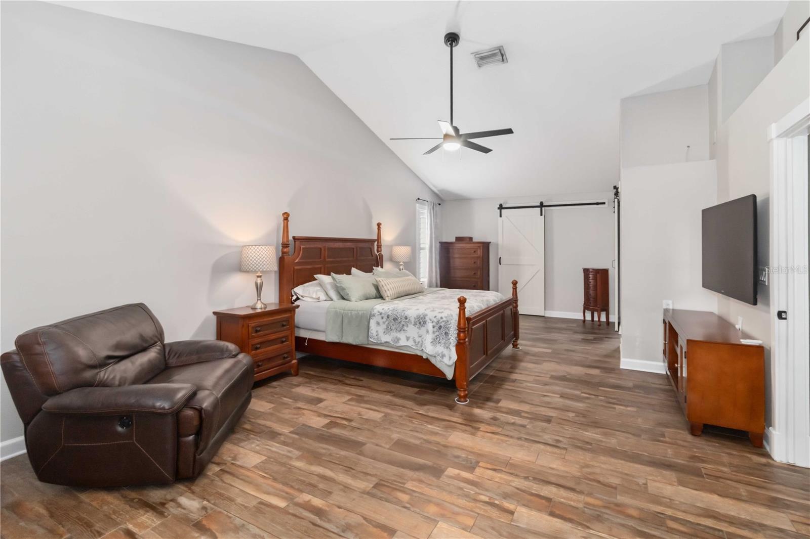 28424 DEEDRA DR, WESLEY CHAPEL, FL, 33544