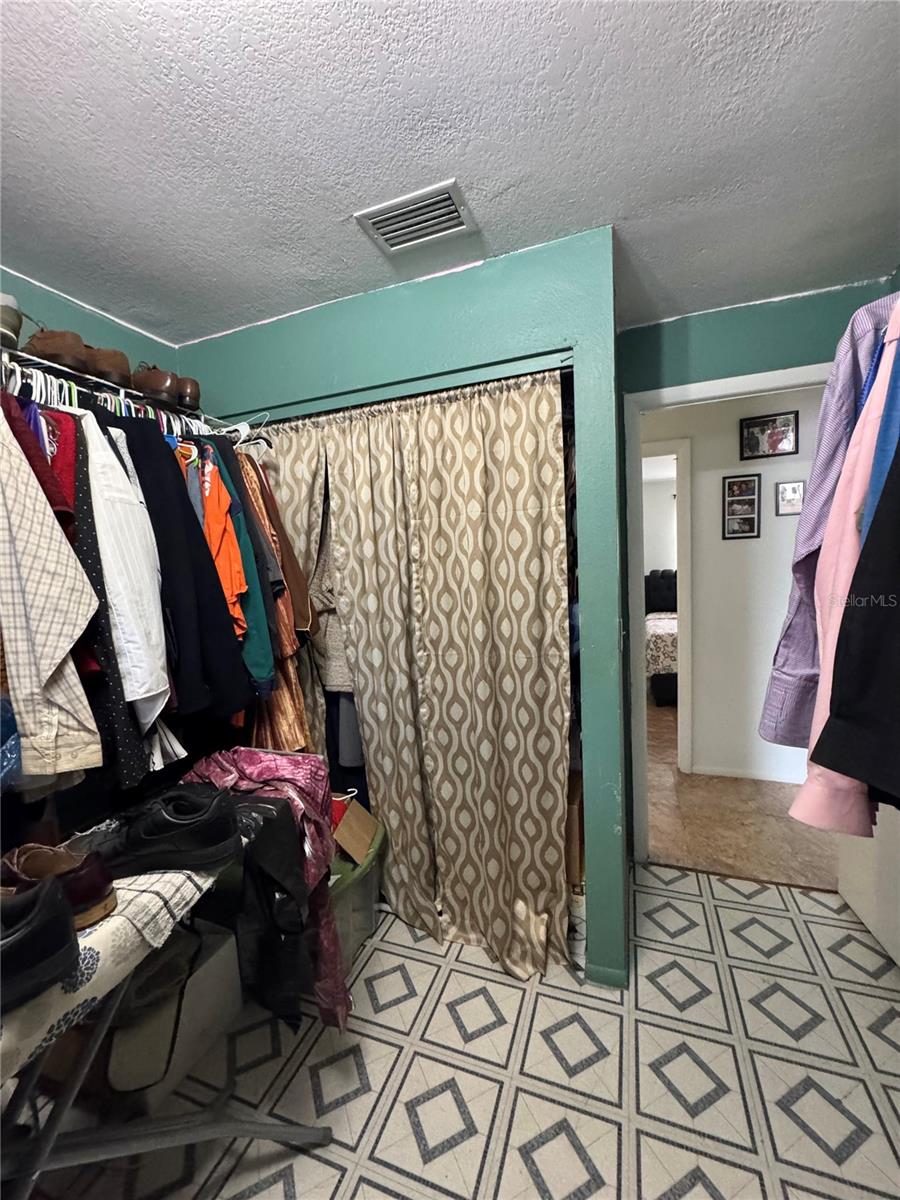12309 CAMBRIDGE AVE, TAMPA, FL, 33624