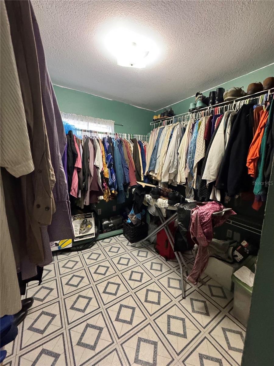 12309 CAMBRIDGE AVE, TAMPA, FL, 33624