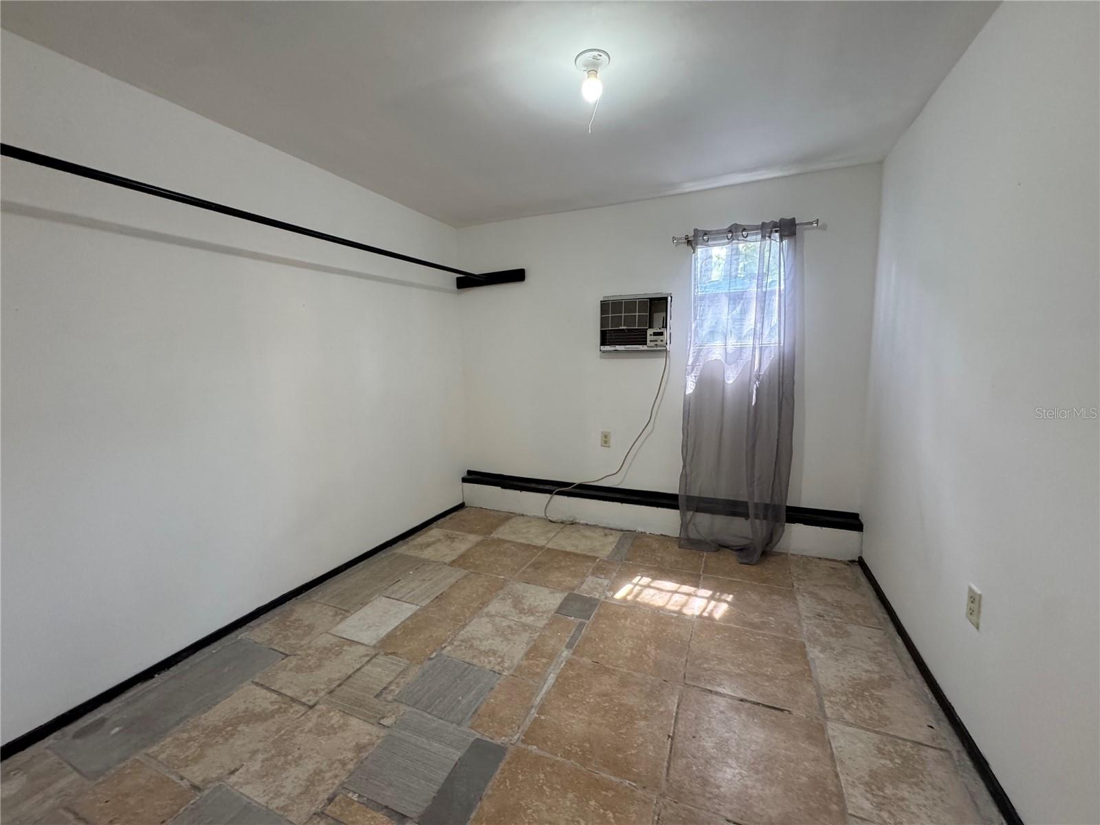 12309 CAMBRIDGE AVE, TAMPA, FL, 33624