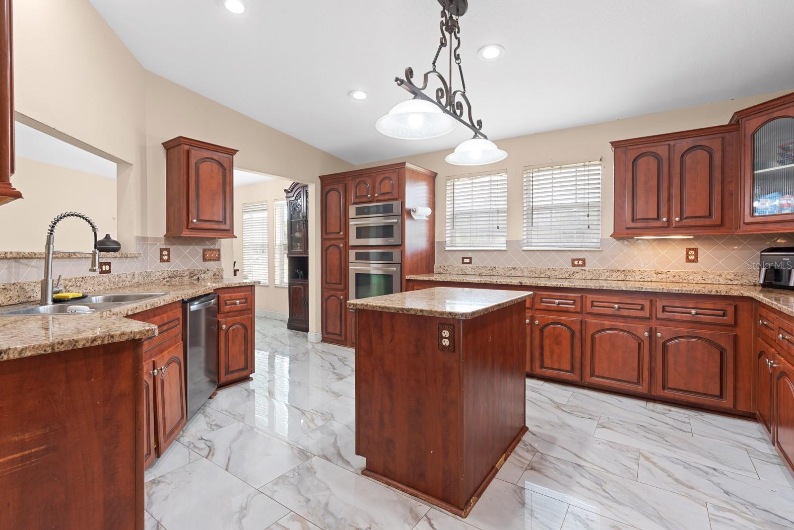 37520 PHELPS RD, ZEPHYRHILLS, FL, 33541