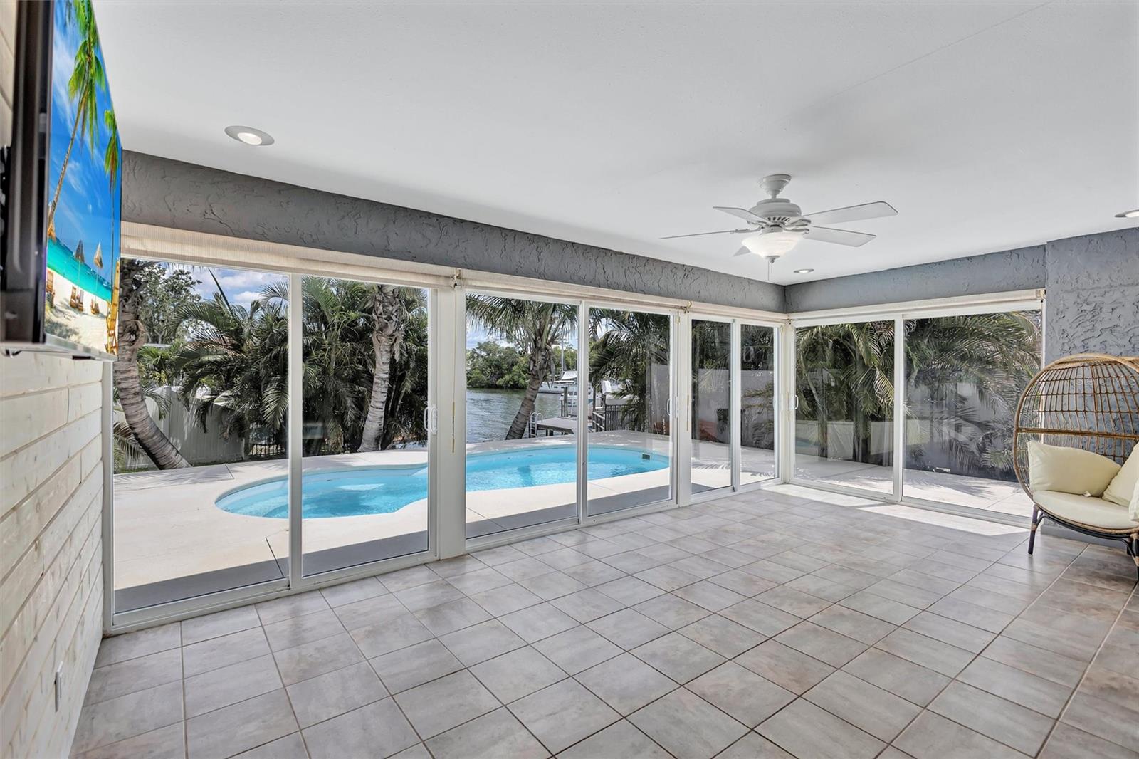 4417 TROUT DR SE, ST PETERSBURG, FL, 33705