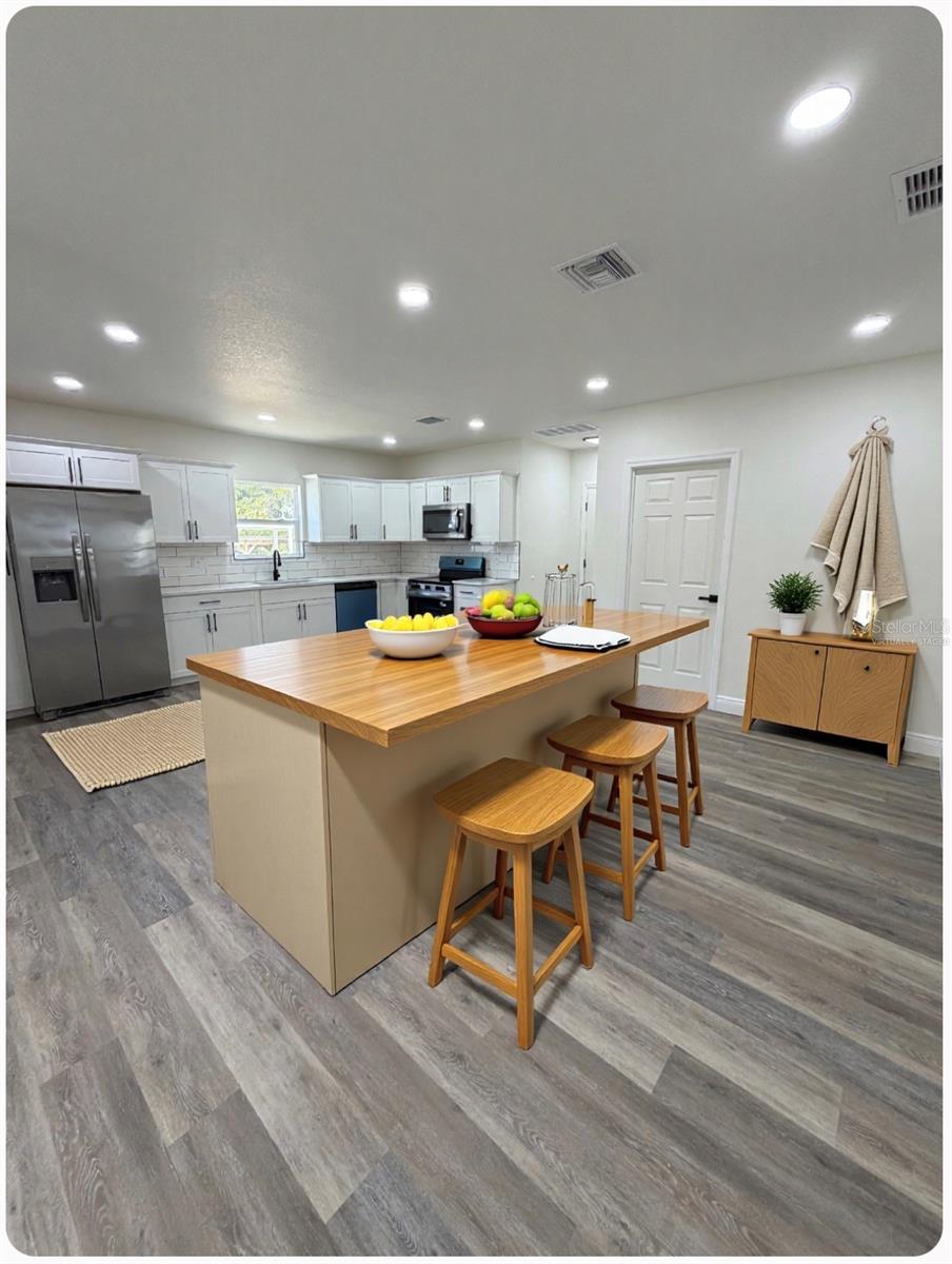 7152 PALM AVE, LEESBURG, FL, 34788