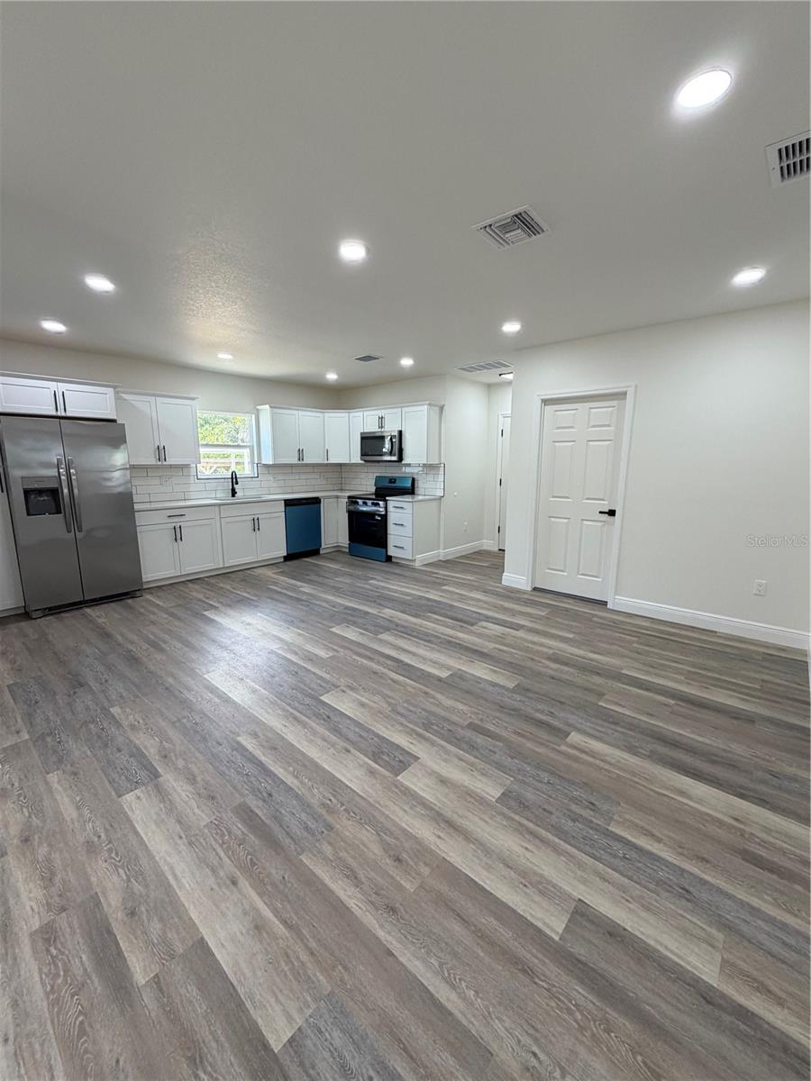 7152 PALM AVE, LEESBURG, FL, 34788