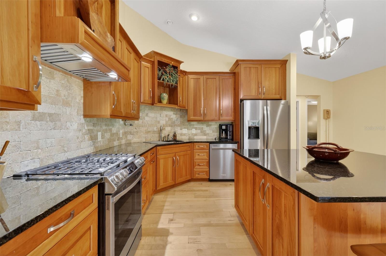 1200 MARSHALL CT, EUSTIS, FL, 32726