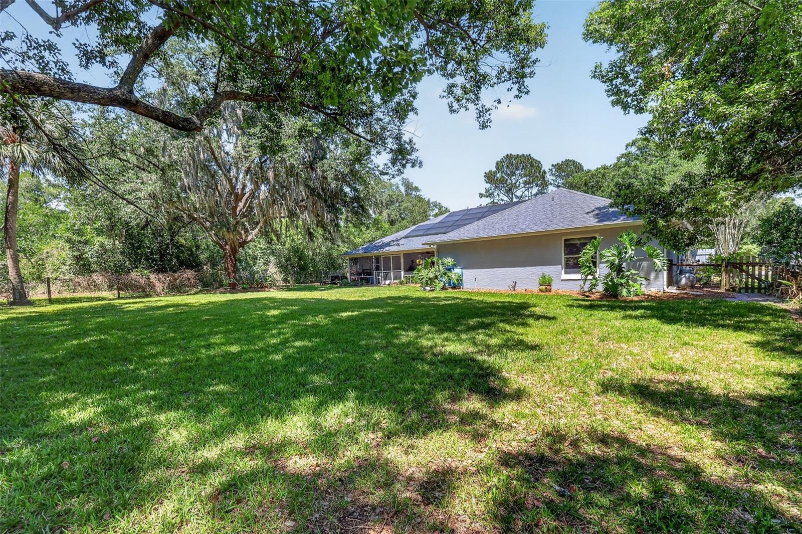 1200 MARSHALL CT, EUSTIS, FL, 32726