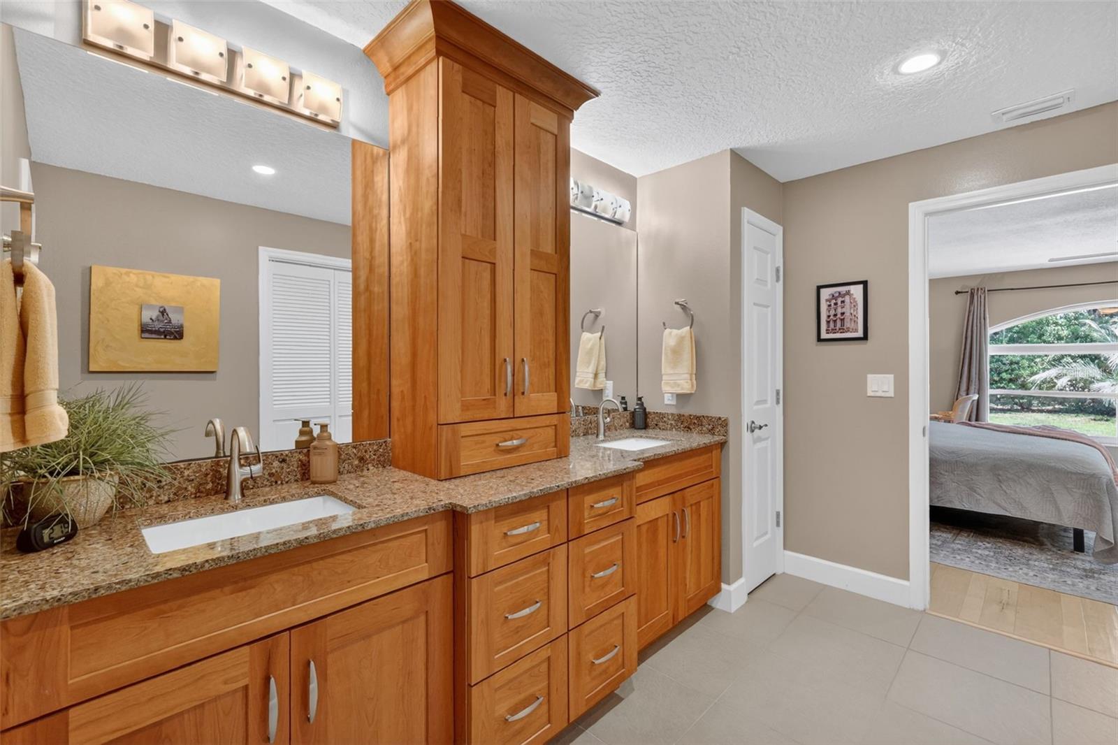 1200 MARSHALL CT, EUSTIS, FL, 32726