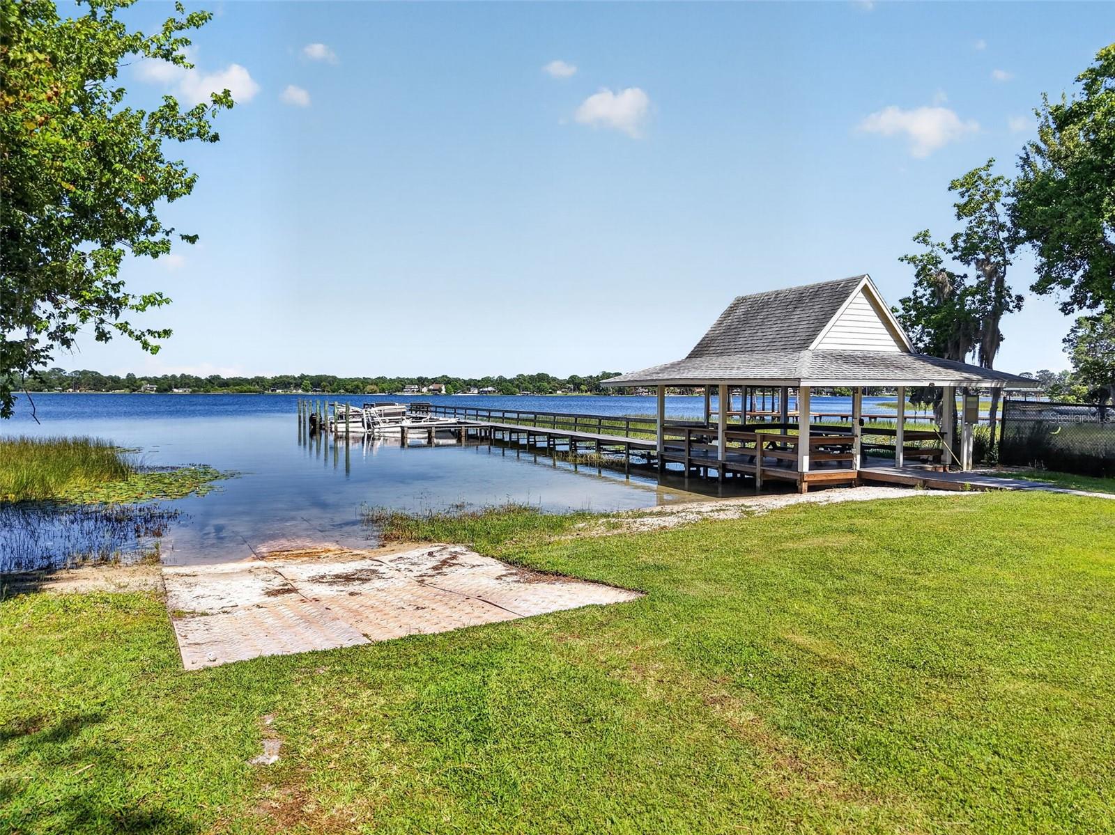 1200 MARSHALL CT, EUSTIS, FL, 32726