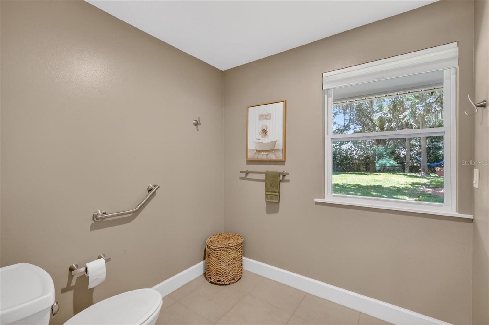 1200 MARSHALL CT, EUSTIS, FL, 32726