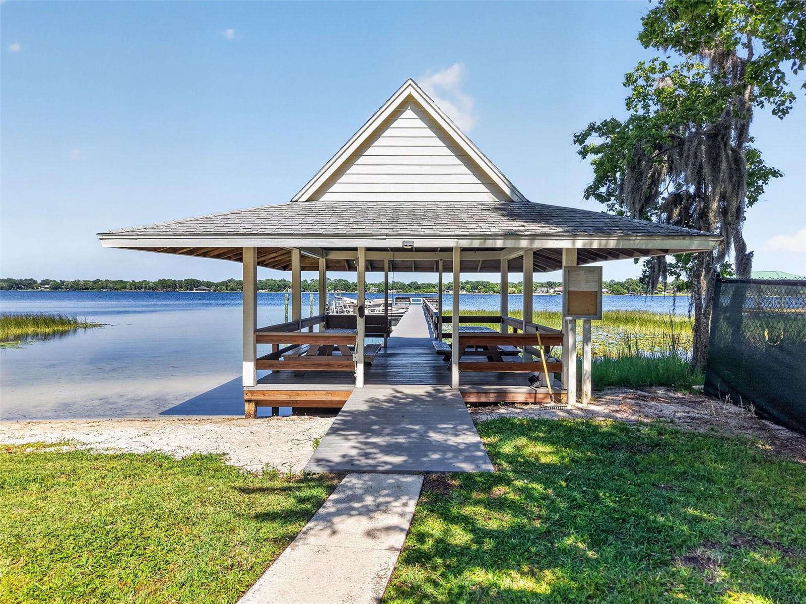 1200 MARSHALL CT, EUSTIS, FL, 32726