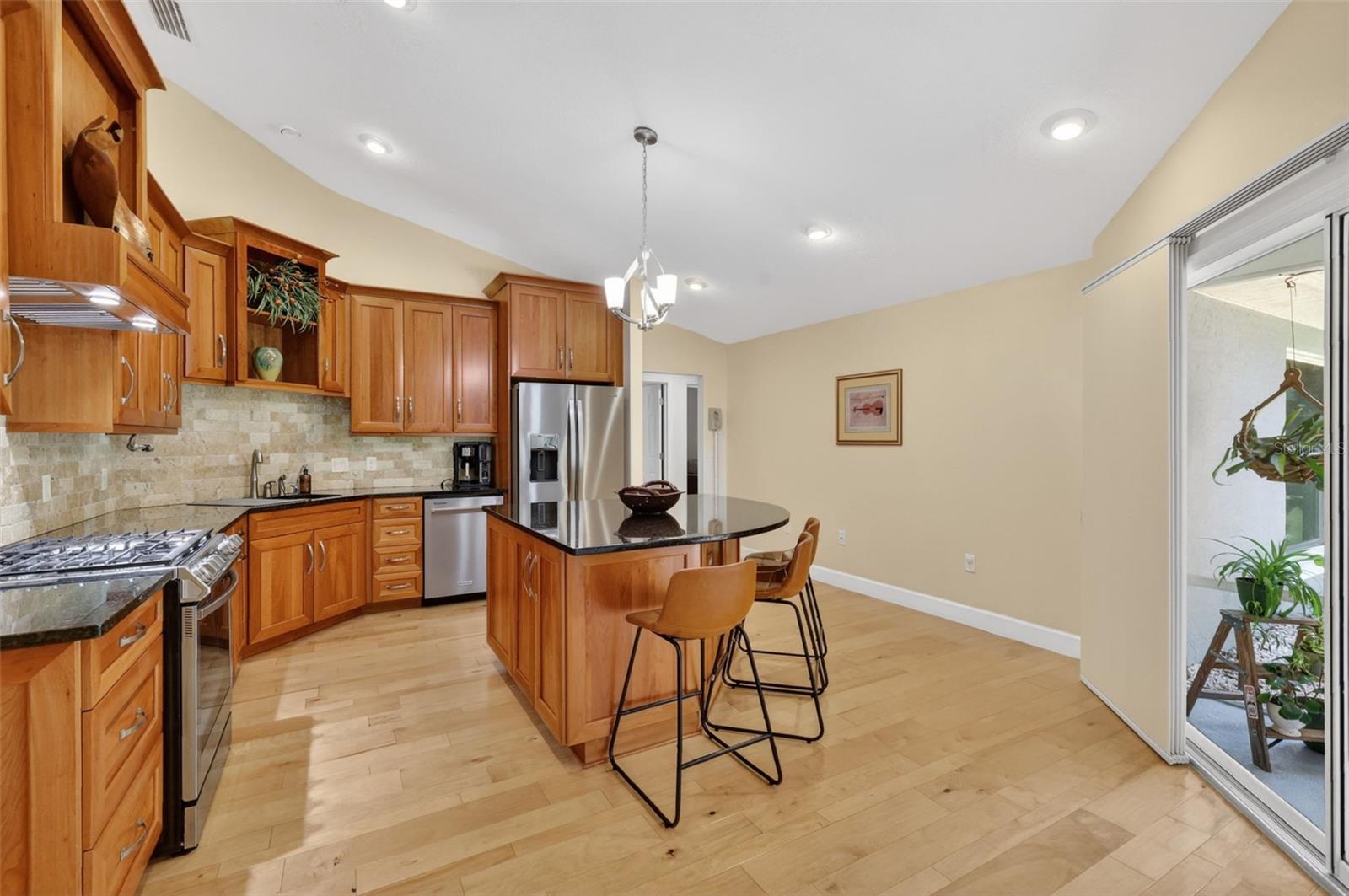 1200 MARSHALL CT, EUSTIS, FL, 32726