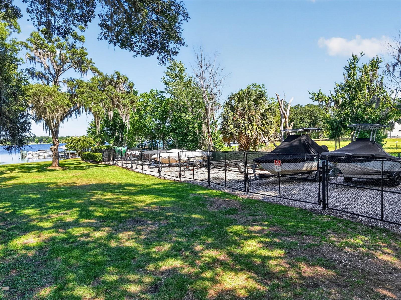 1200 MARSHALL CT, EUSTIS, FL, 32726