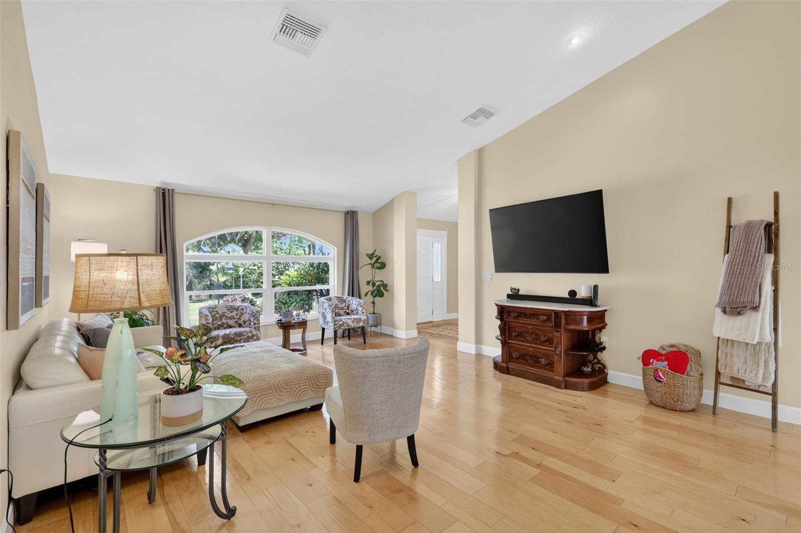 1200 MARSHALL CT, EUSTIS, FL, 32726