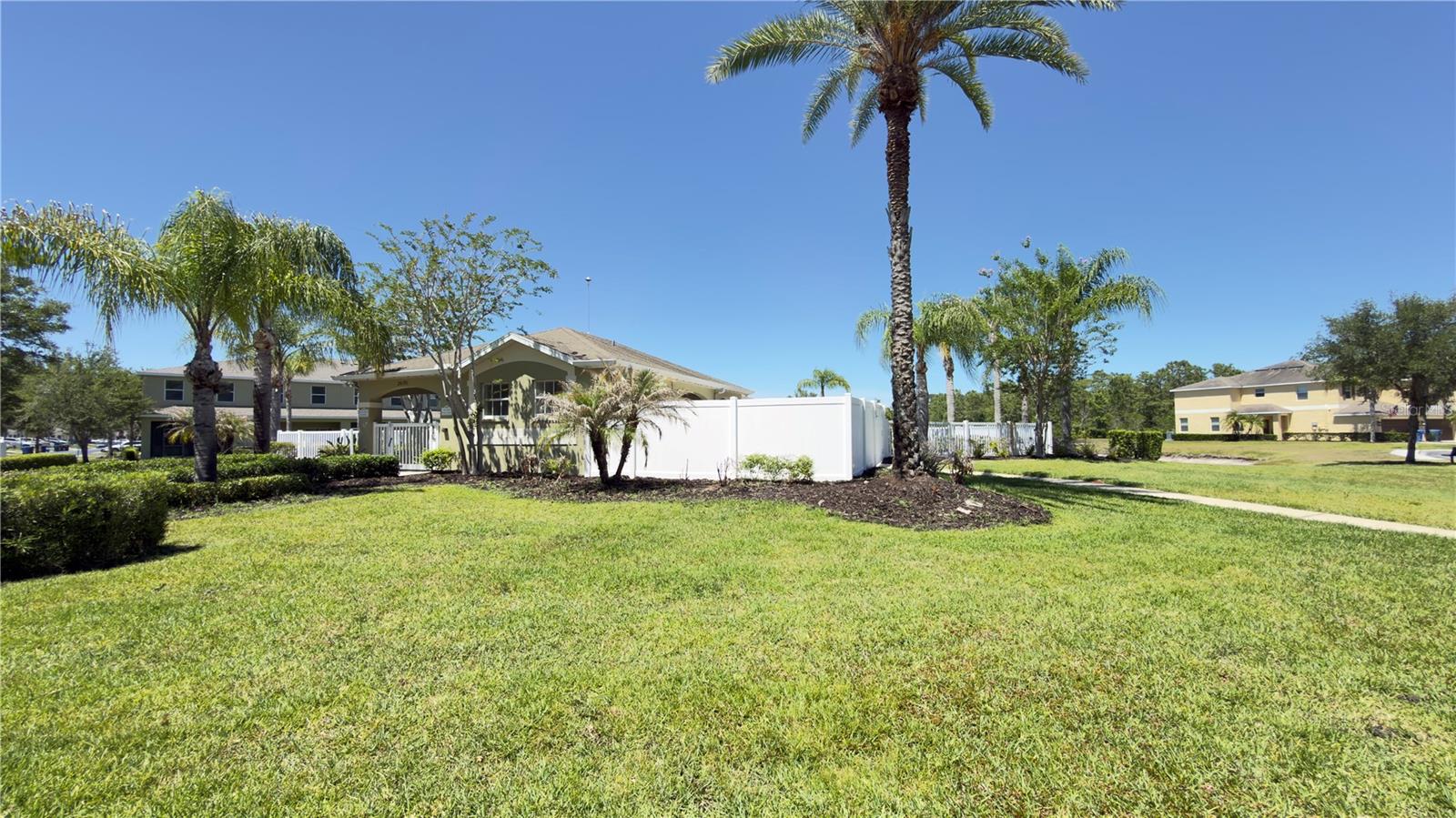 8519 TRAIL WIND DR, TAMPA, FL, 33647