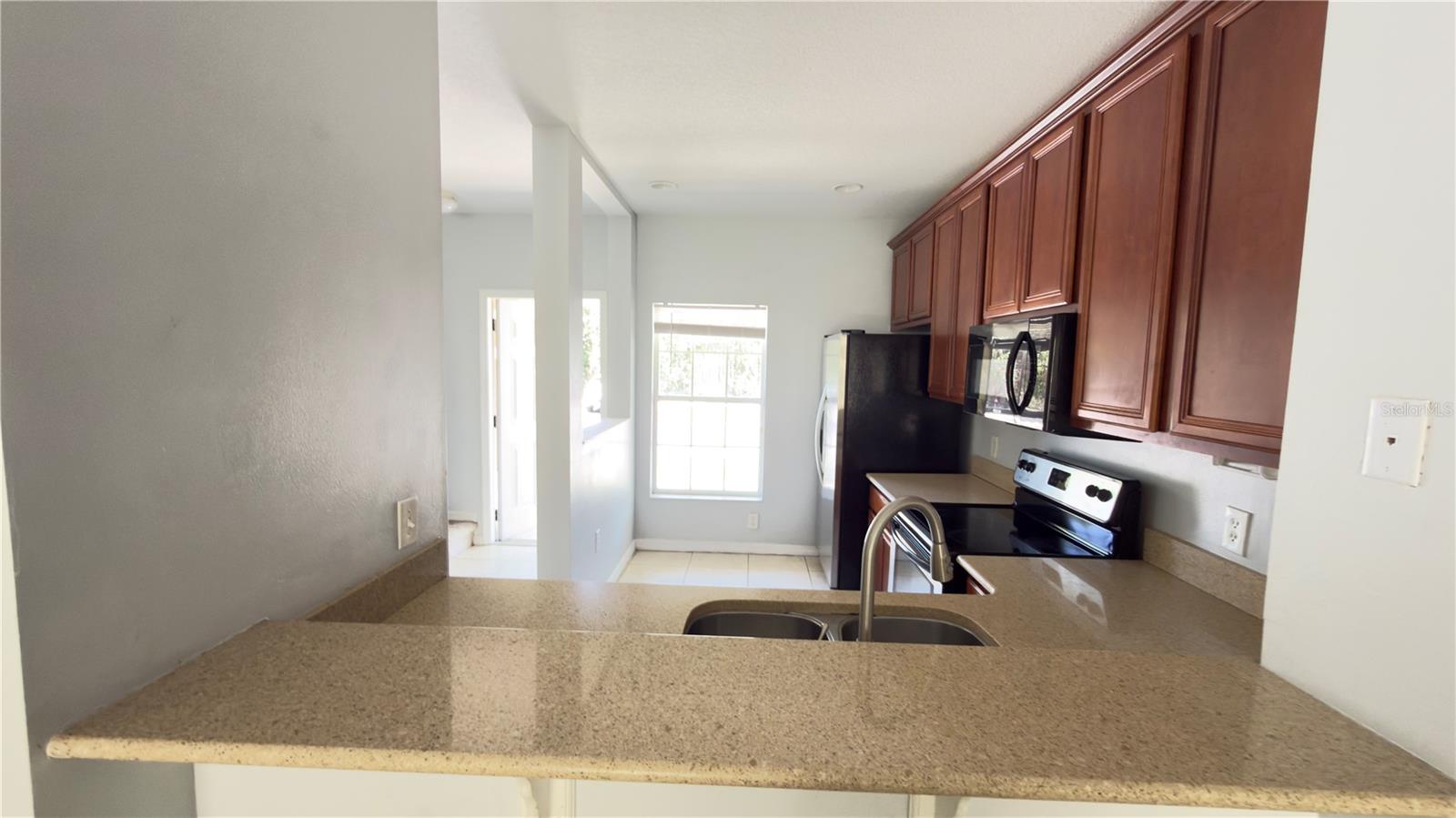 8519 TRAIL WIND DR, TAMPA, FL, 33647