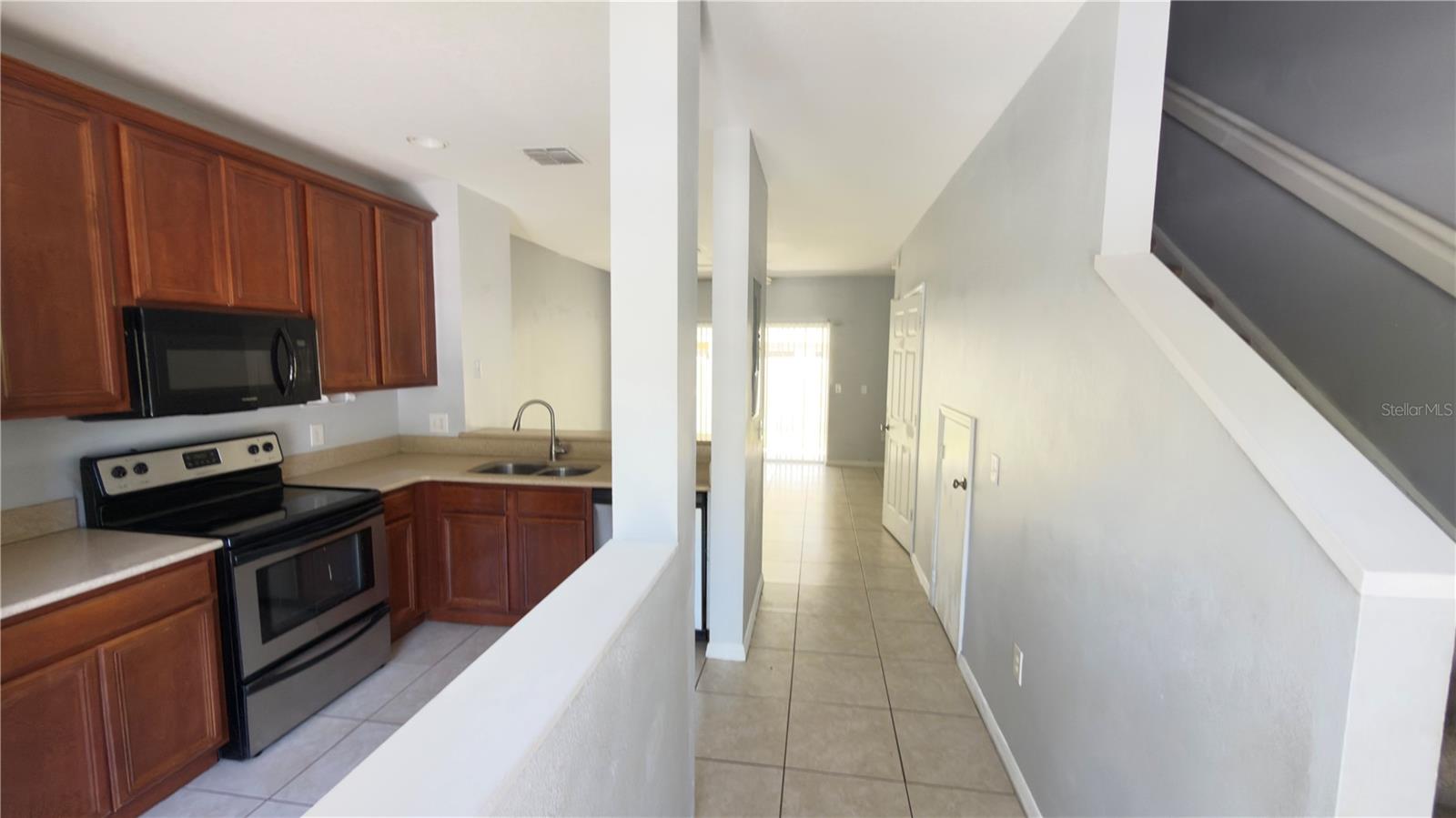 8519 TRAIL WIND DR, TAMPA, FL, 33647