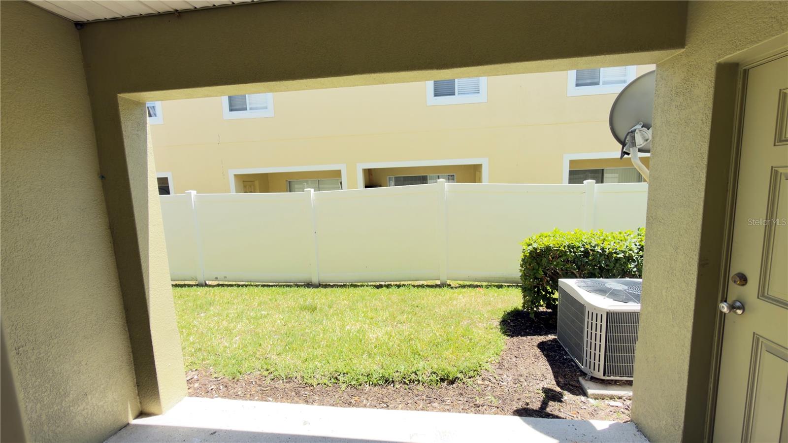8519 TRAIL WIND DR, TAMPA, FL, 33647