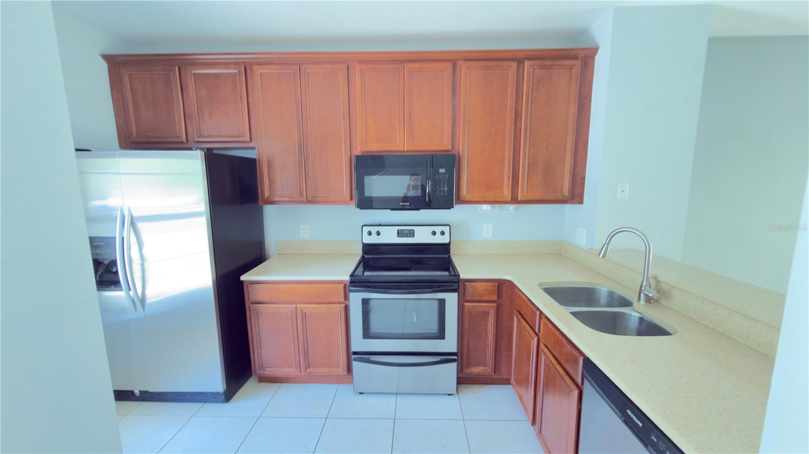 8519 TRAIL WIND DR, TAMPA, FL, 33647