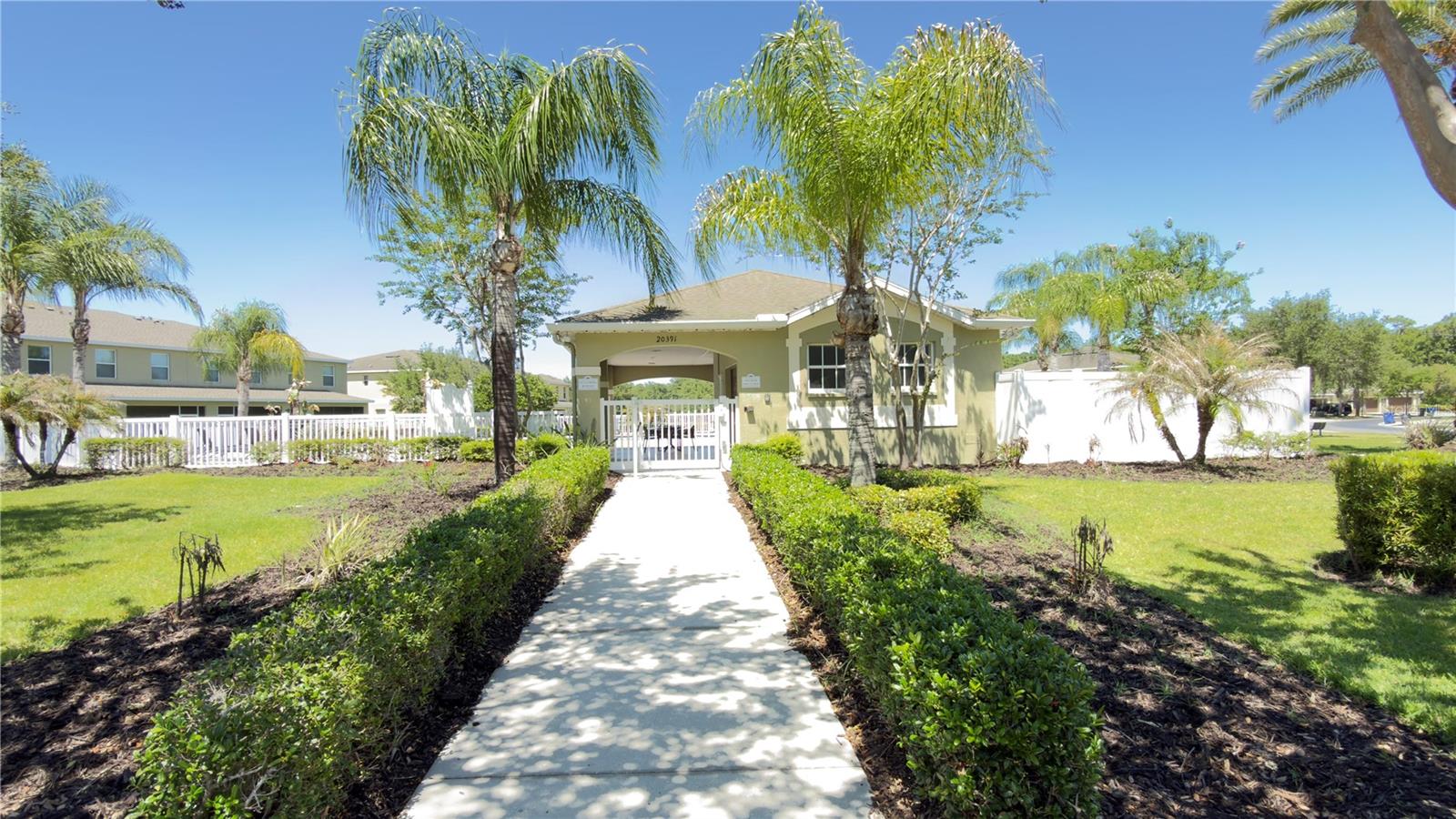 8519 TRAIL WIND DR, TAMPA, FL, 33647