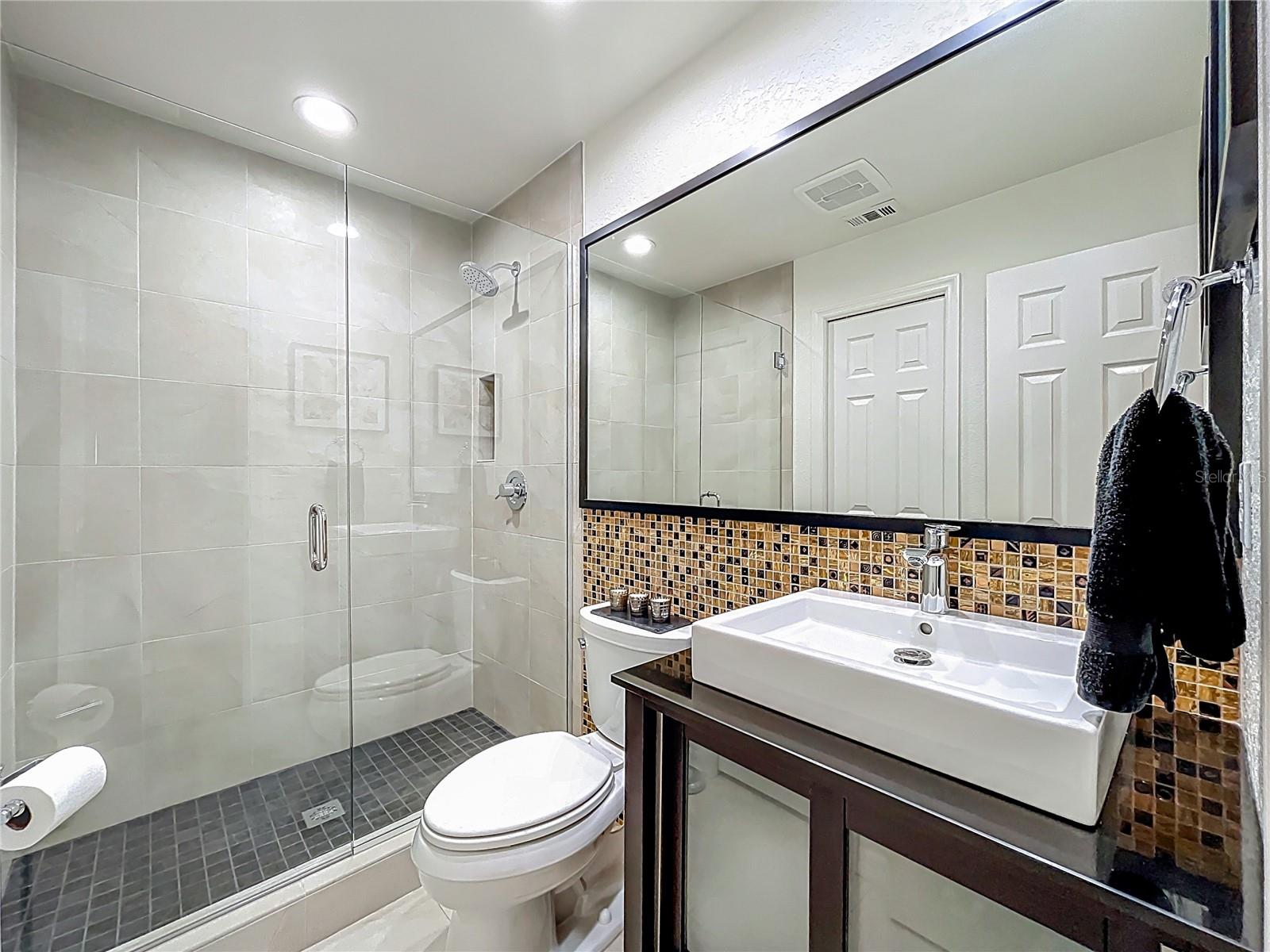 2470 SWEETWATER COUNTRY CLUB DR, APOPKA, FL, 32712