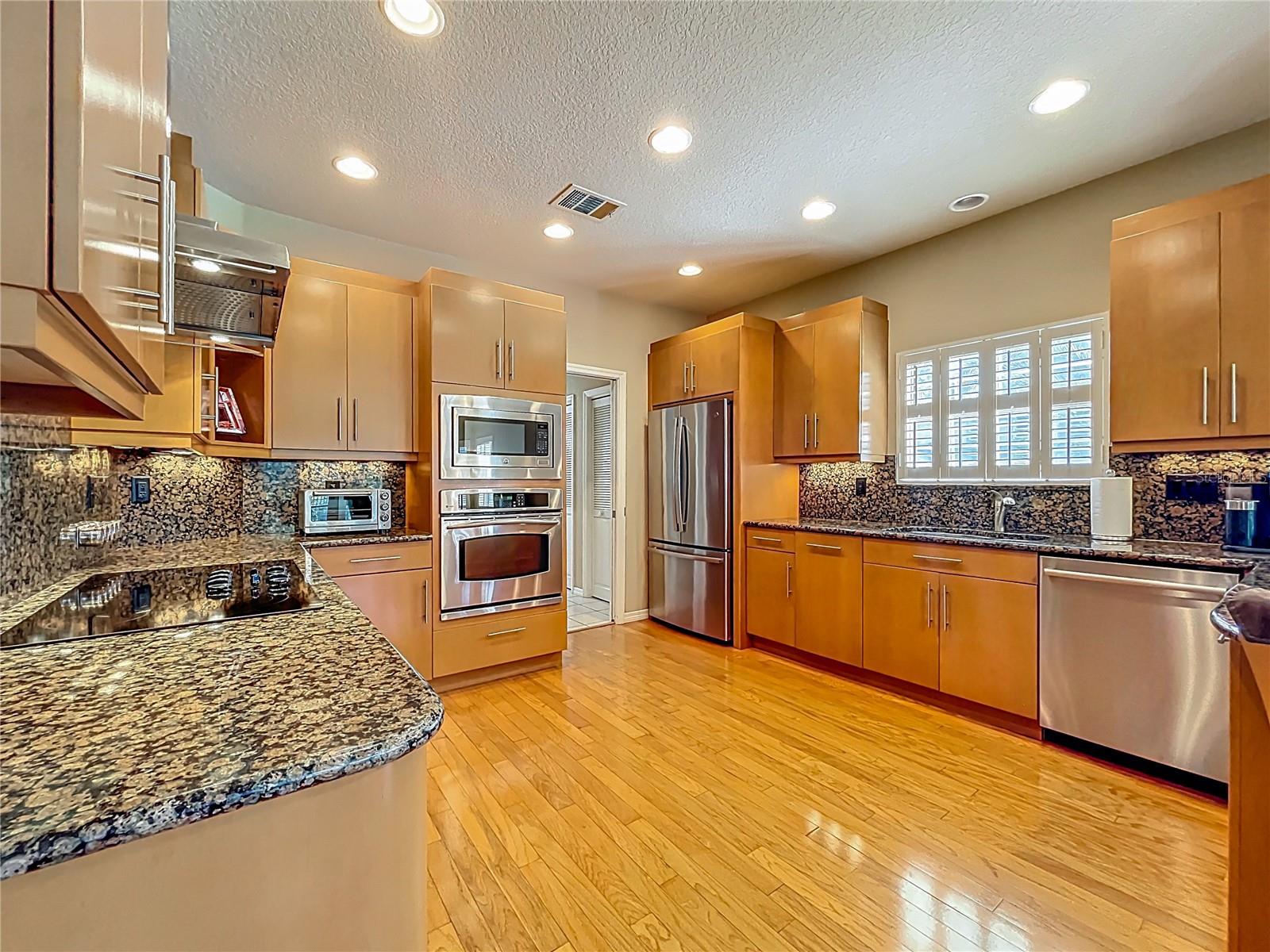 2470 SWEETWATER COUNTRY CLUB DR, APOPKA, FL, 32712