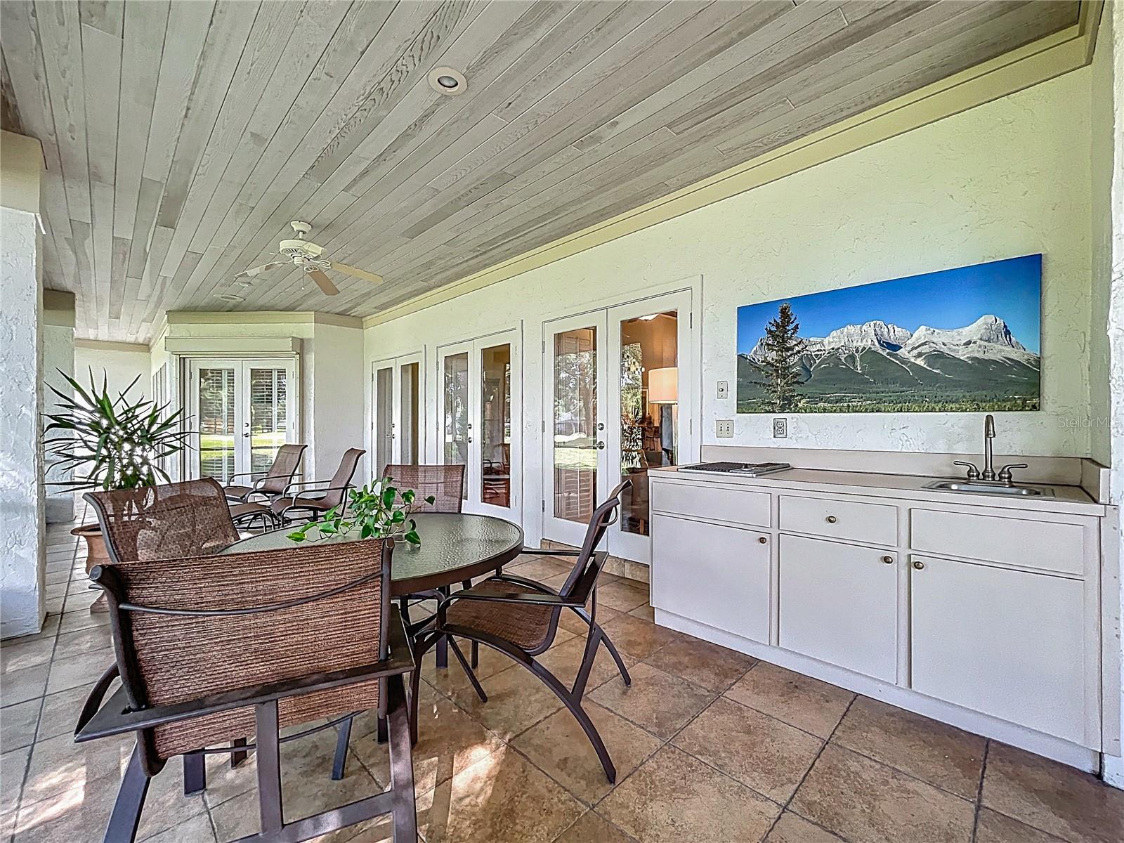2470 SWEETWATER COUNTRY CLUB DR, APOPKA, FL, 32712