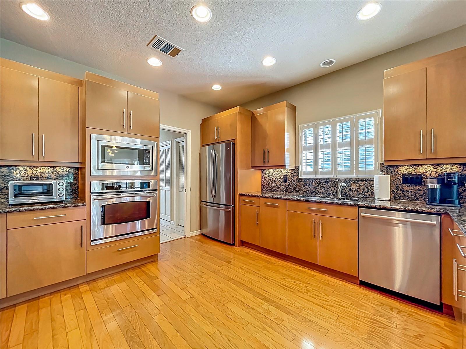 2470 SWEETWATER COUNTRY CLUB DR, APOPKA, FL, 32712