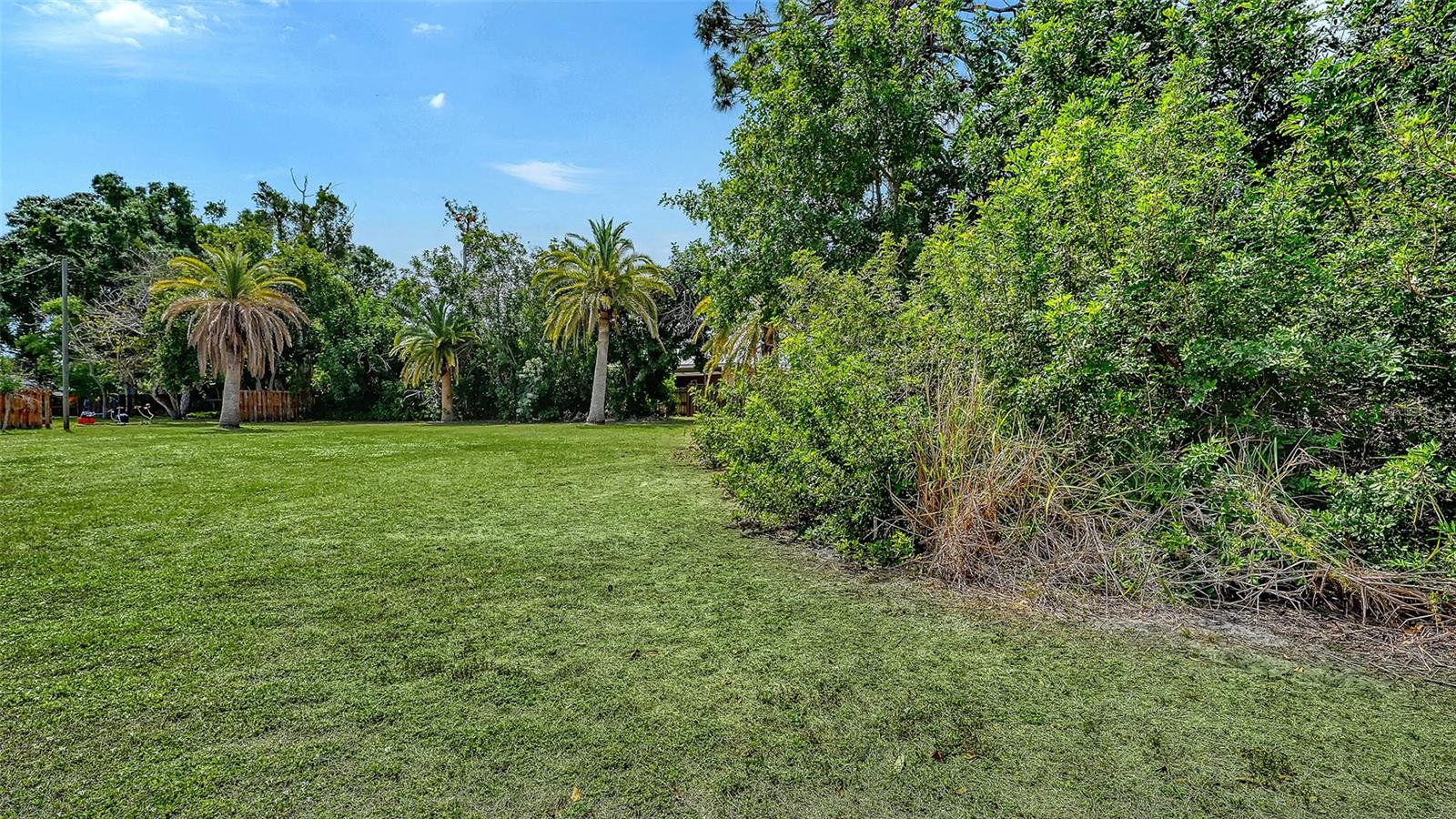 2436 BREAKWATER CIR, SARASOTA, FL, 34231