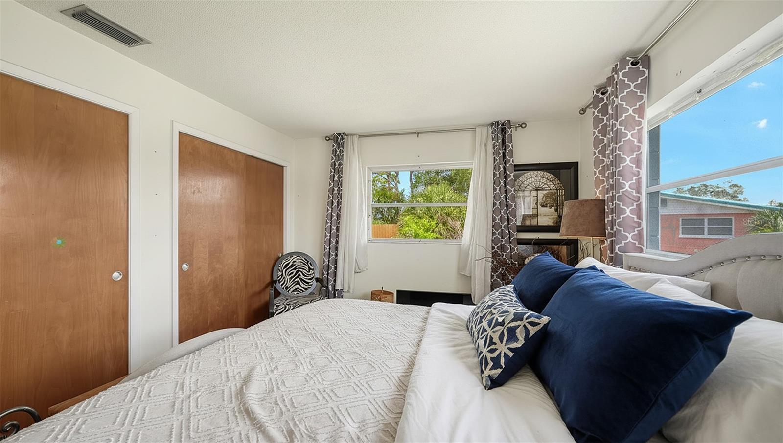 2436 BREAKWATER CIR, SARASOTA, FL, 34231