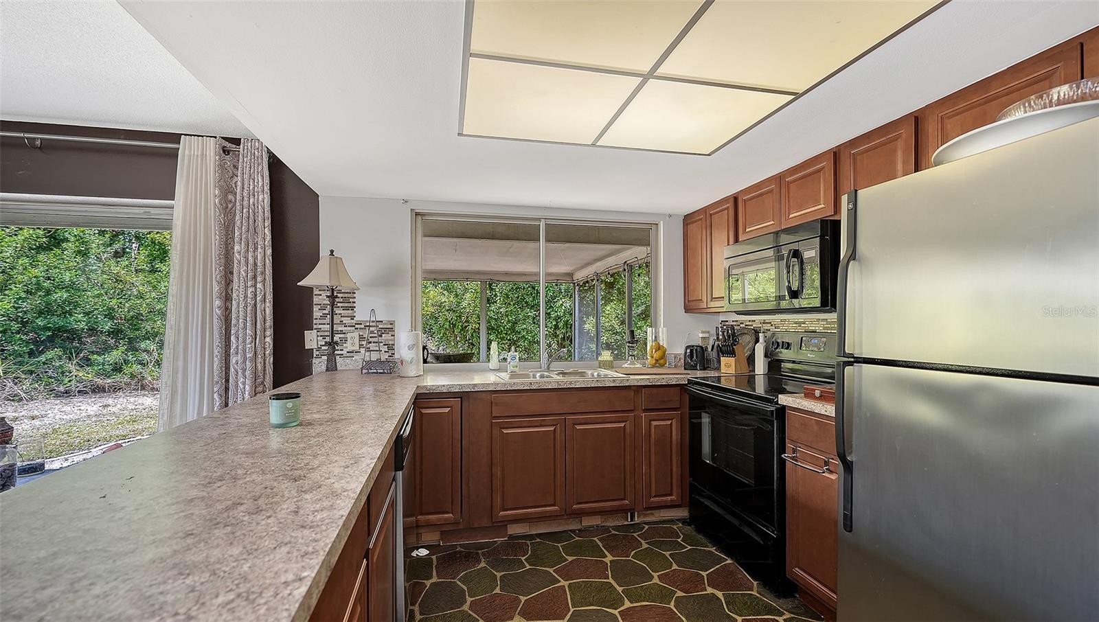 2436 BREAKWATER CIR, SARASOTA, FL, 34231