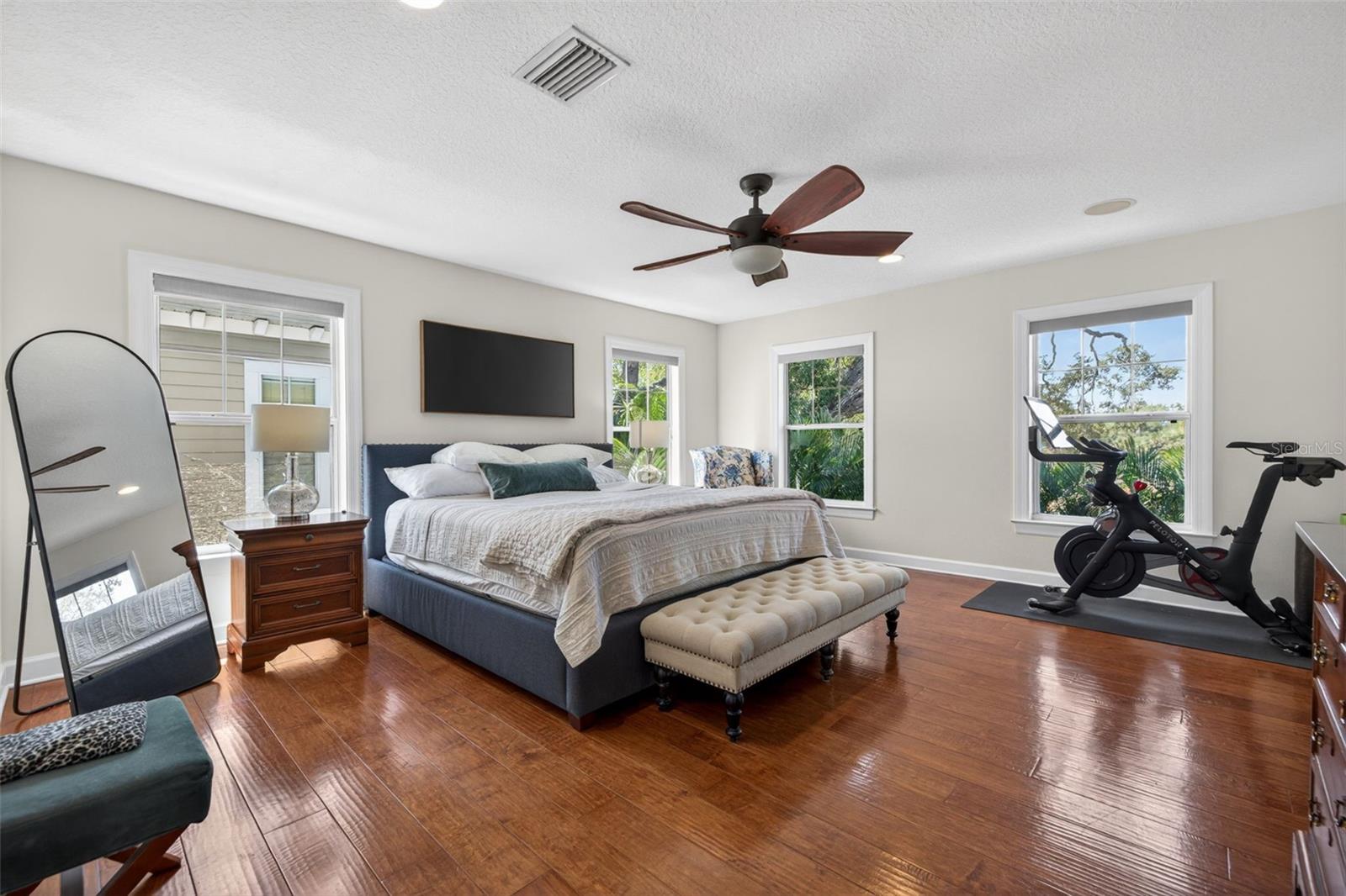 2812 W PAXTON AVE, TAMPA, FL, 33611