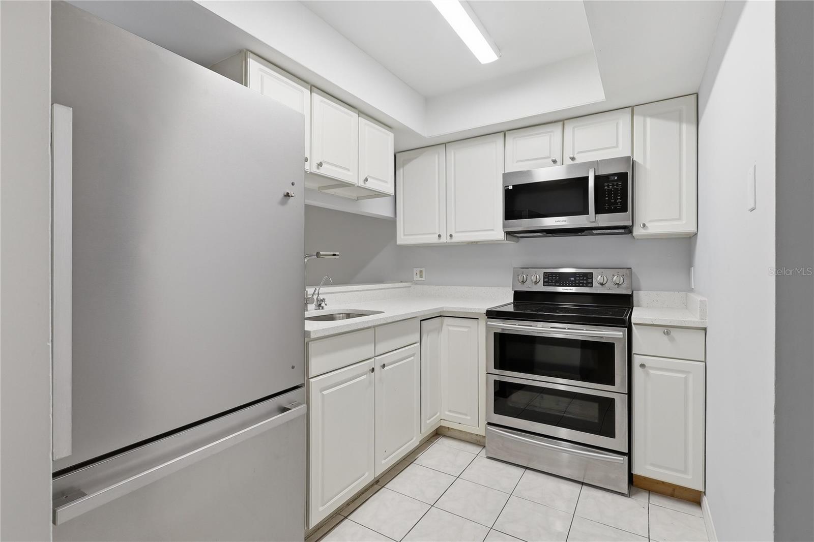 3801 N OAK DR #A72, TAMPA, FL, 33611