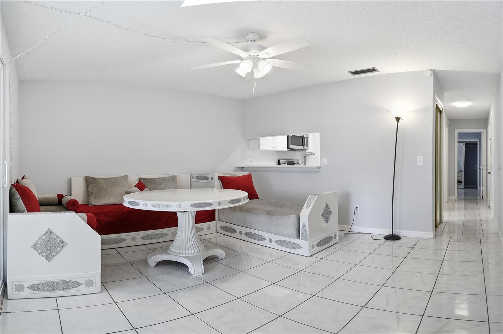 3801 N OAK DR #A72, TAMPA, FL, 33611