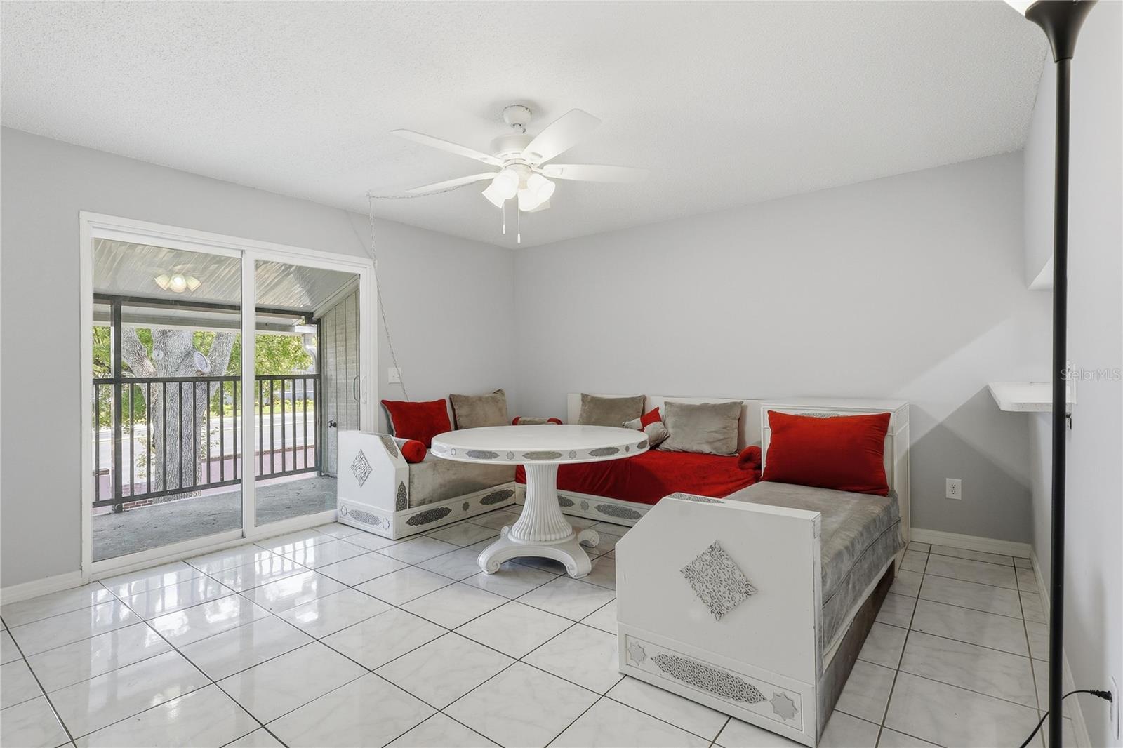 3801 N OAK DR #A72, TAMPA, FL, 33611