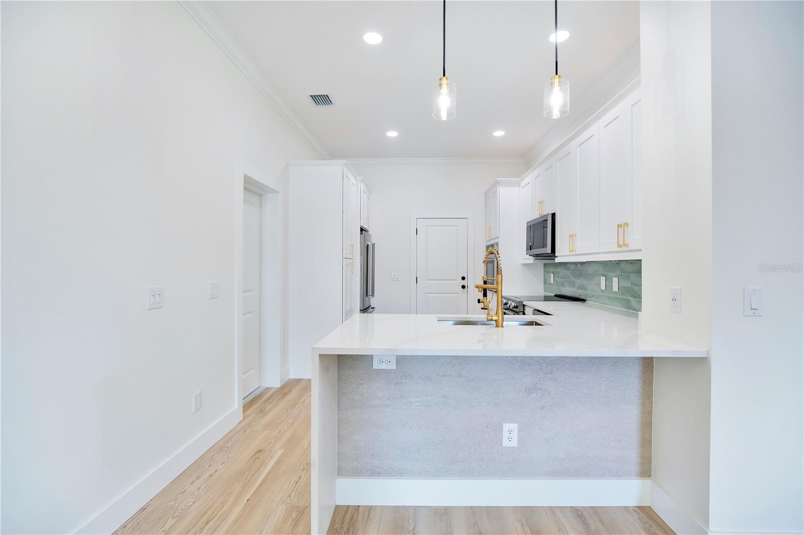 136 E ESTHER ST #B, ORLANDO, FL, 32806