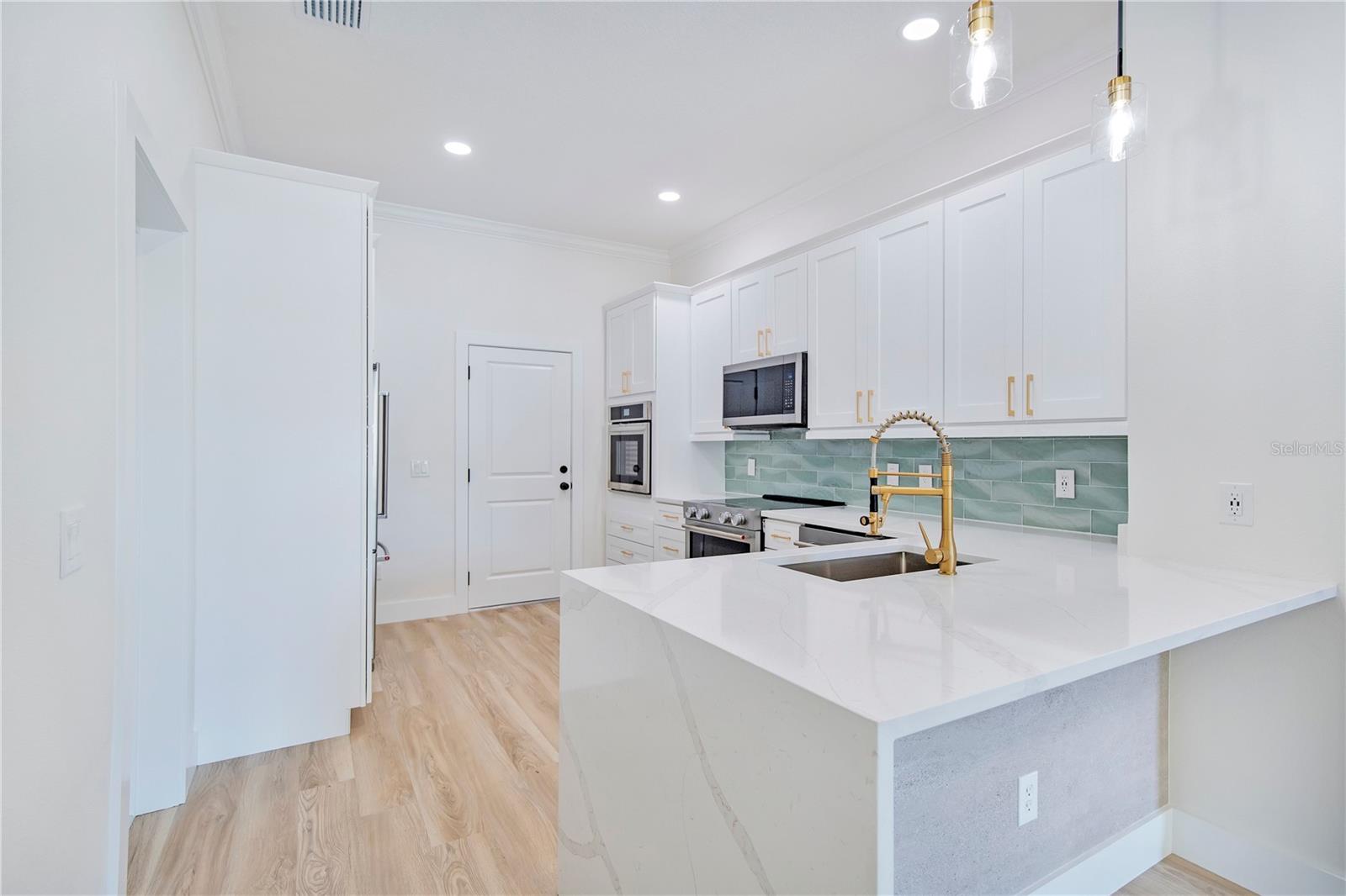 136 E ESTHER ST #B, ORLANDO, FL, 32806