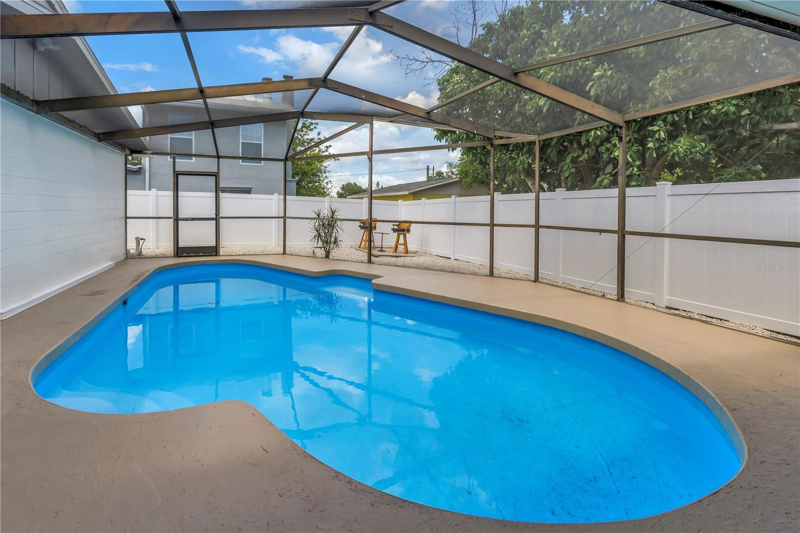 8607 MAY CIR, TAMPA, FL, 33614